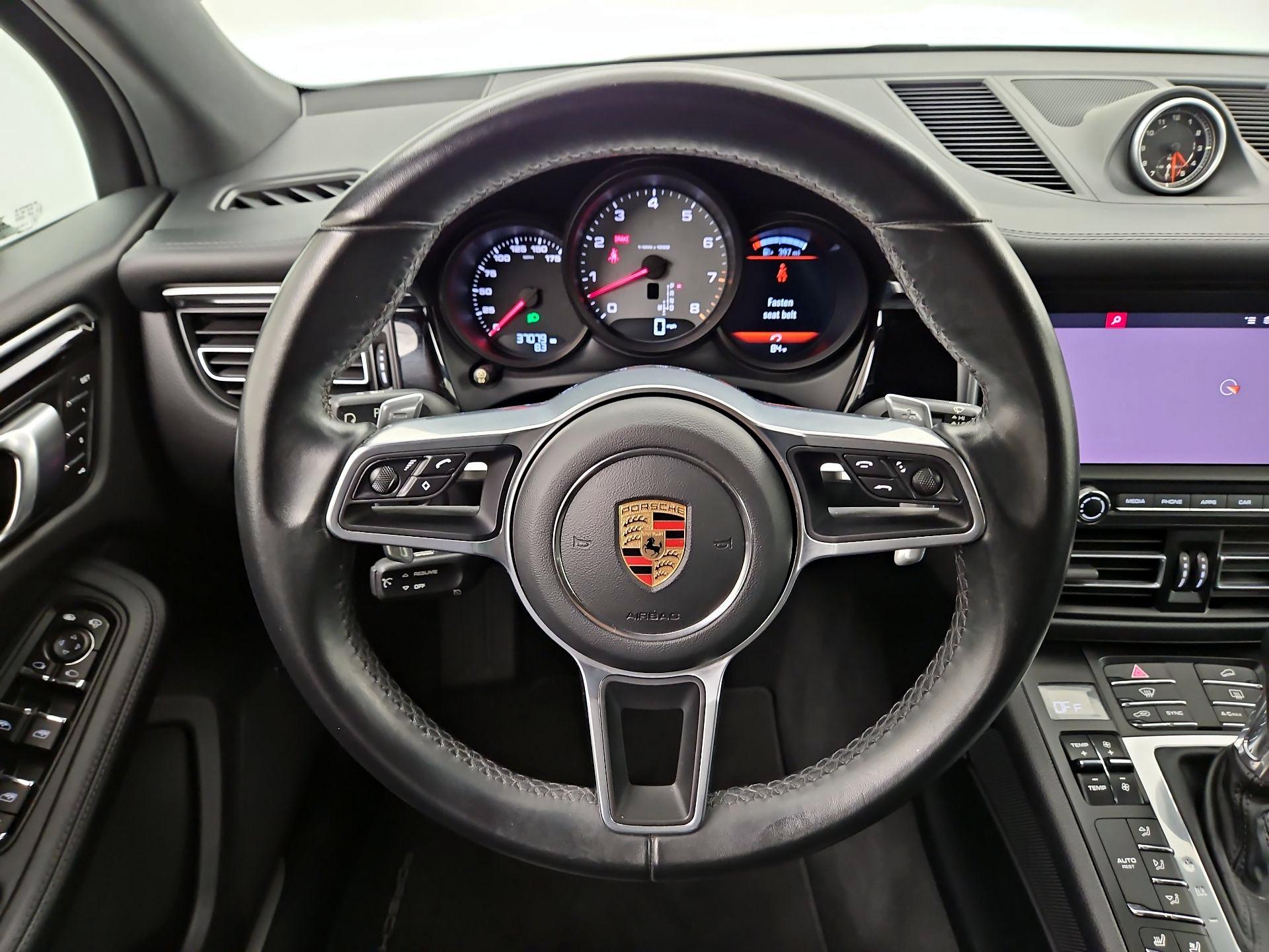 Thumbnail: 2020 Porsche Macan - 10