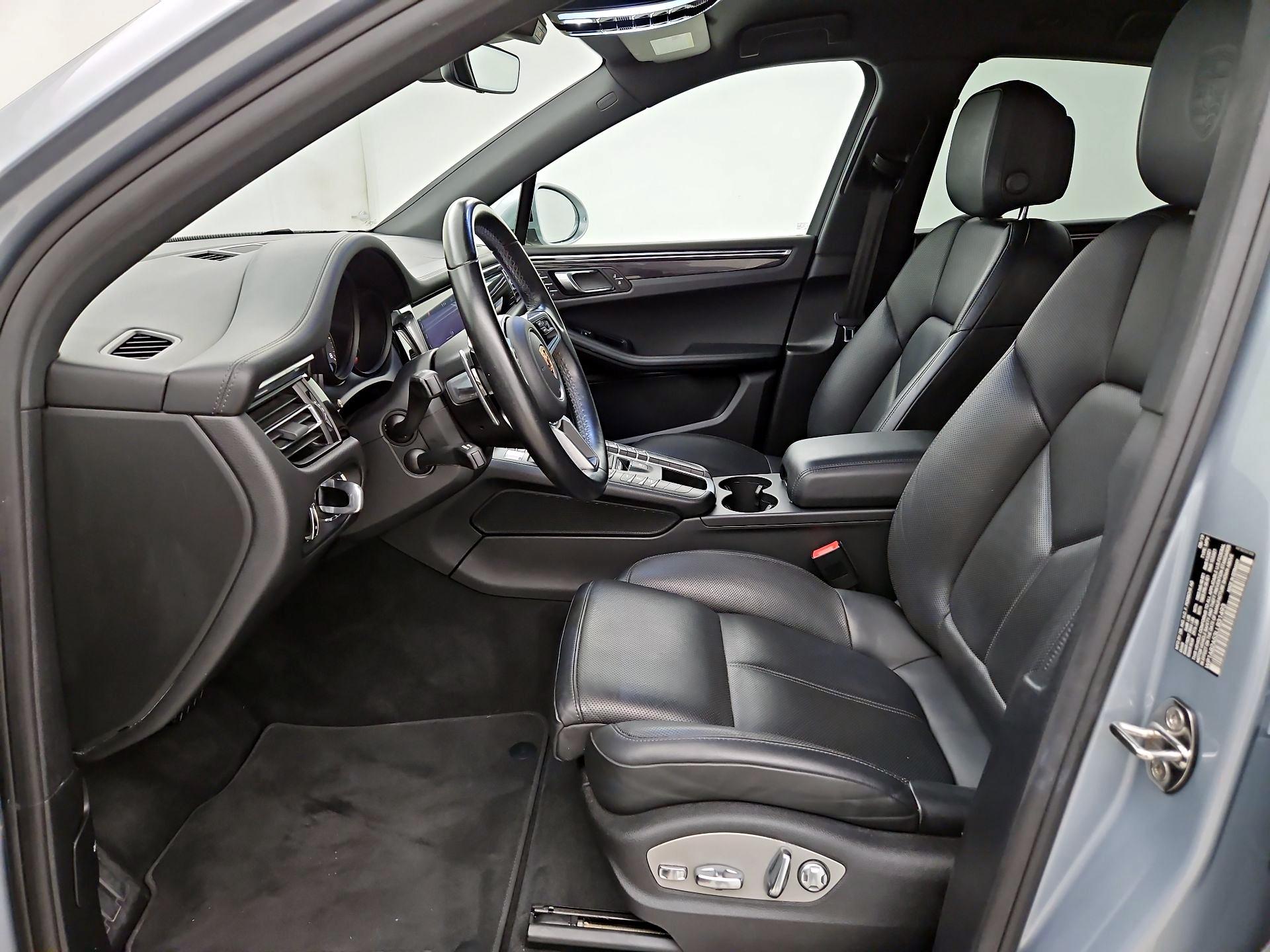 Thumbnail: 2020 Porsche Macan - 11