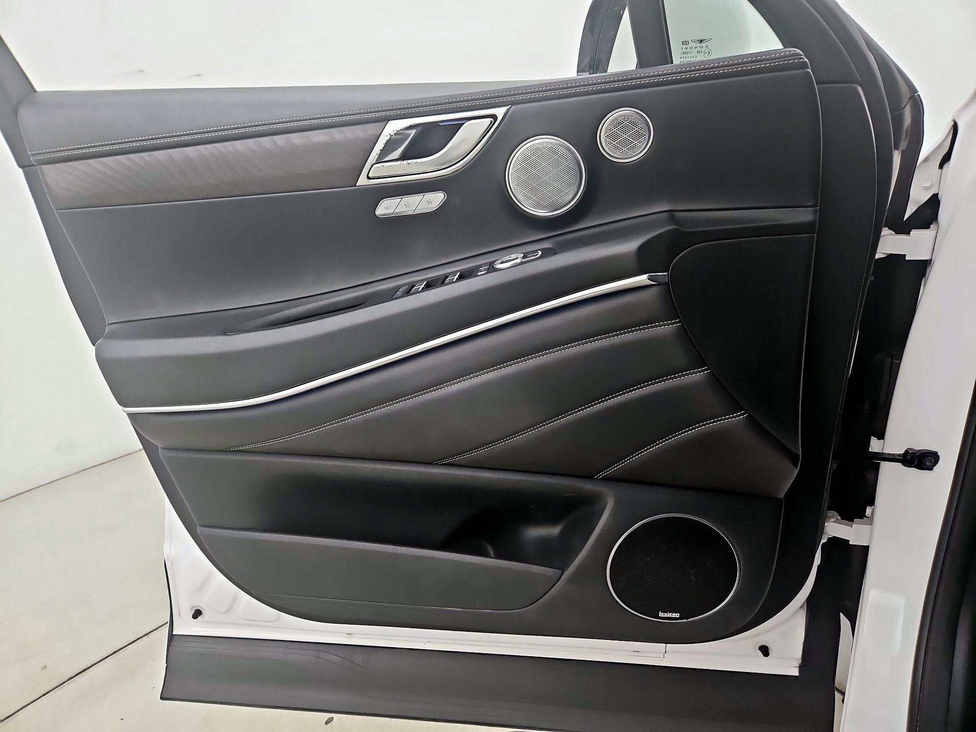 Thumbnail: 2021 Genesis GV80 - 12