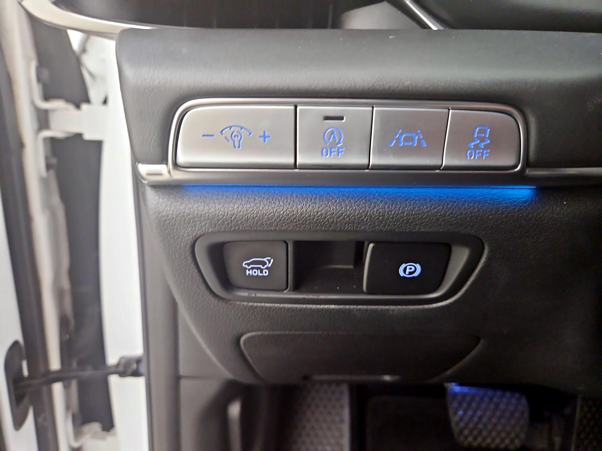 Thumbnail: 2021 Genesis GV80 - 13