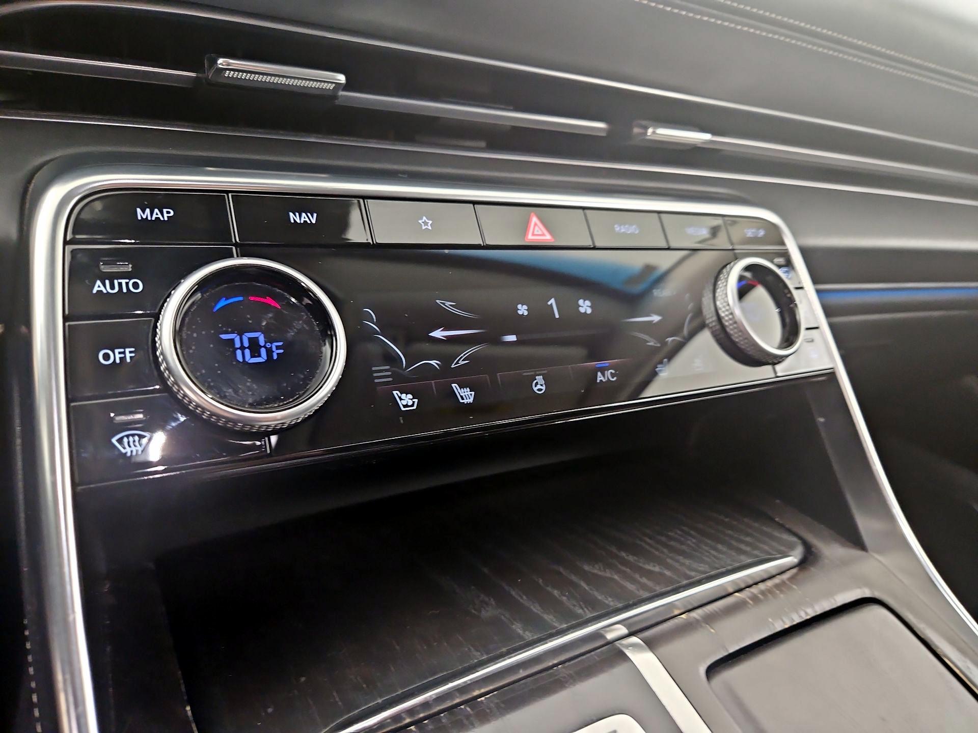 Thumbnail: 2021 Genesis GV80 - 17