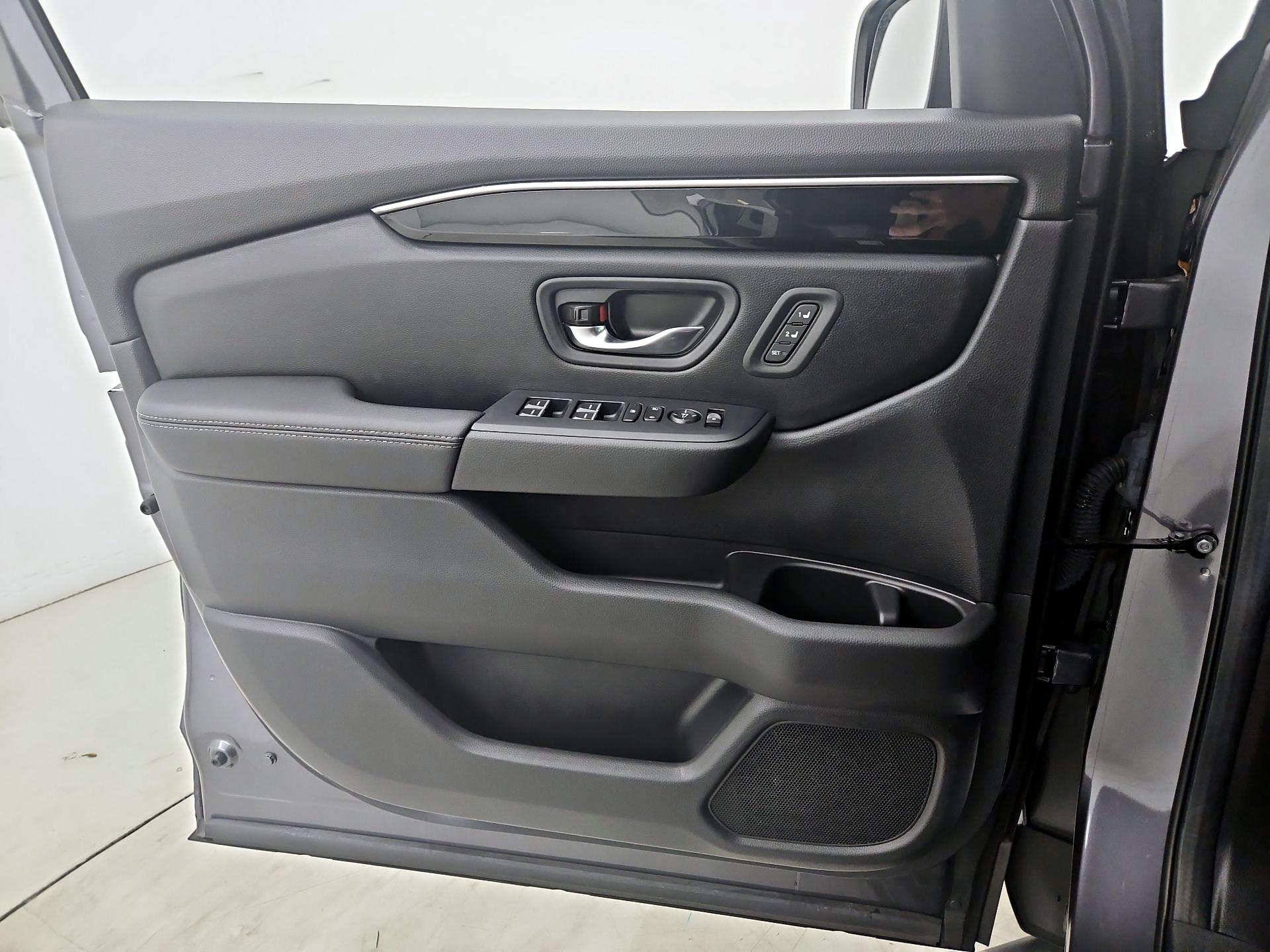 Thumbnail: 2025 Honda Pilot - 12