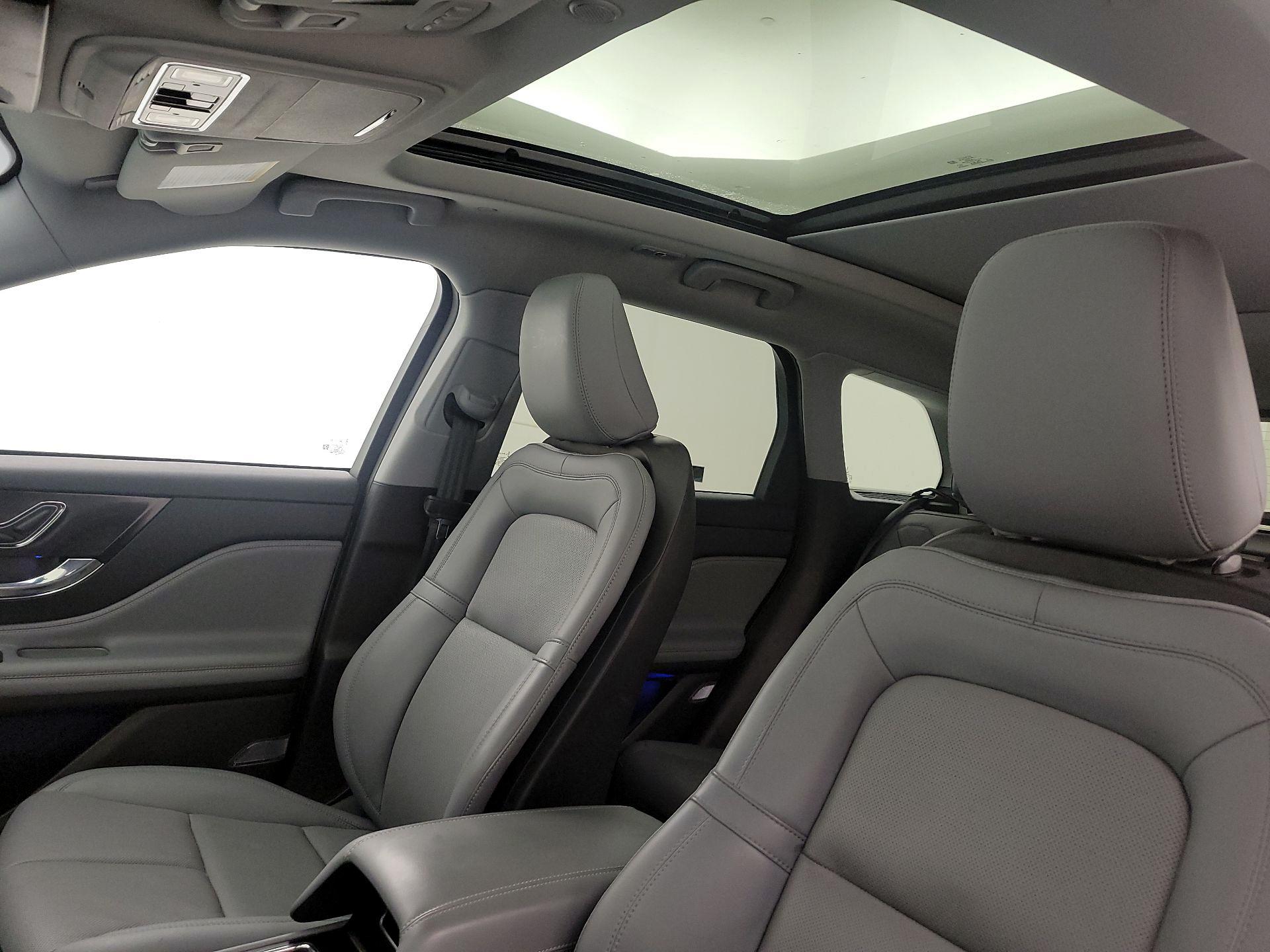 Thumbnail: 2022 Lincoln Corsair - 18