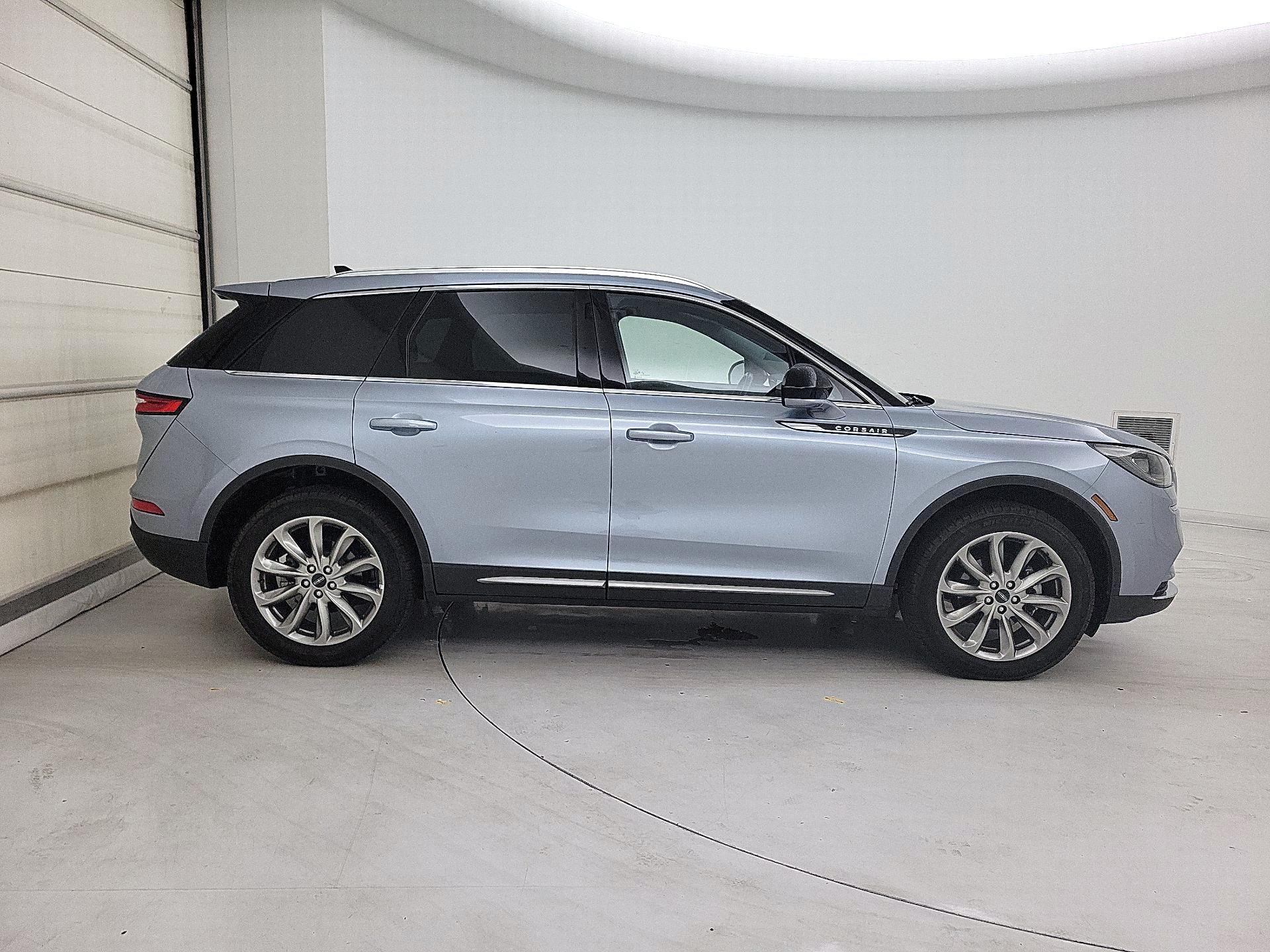 Thumbnail: 2022 Lincoln Corsair - 4