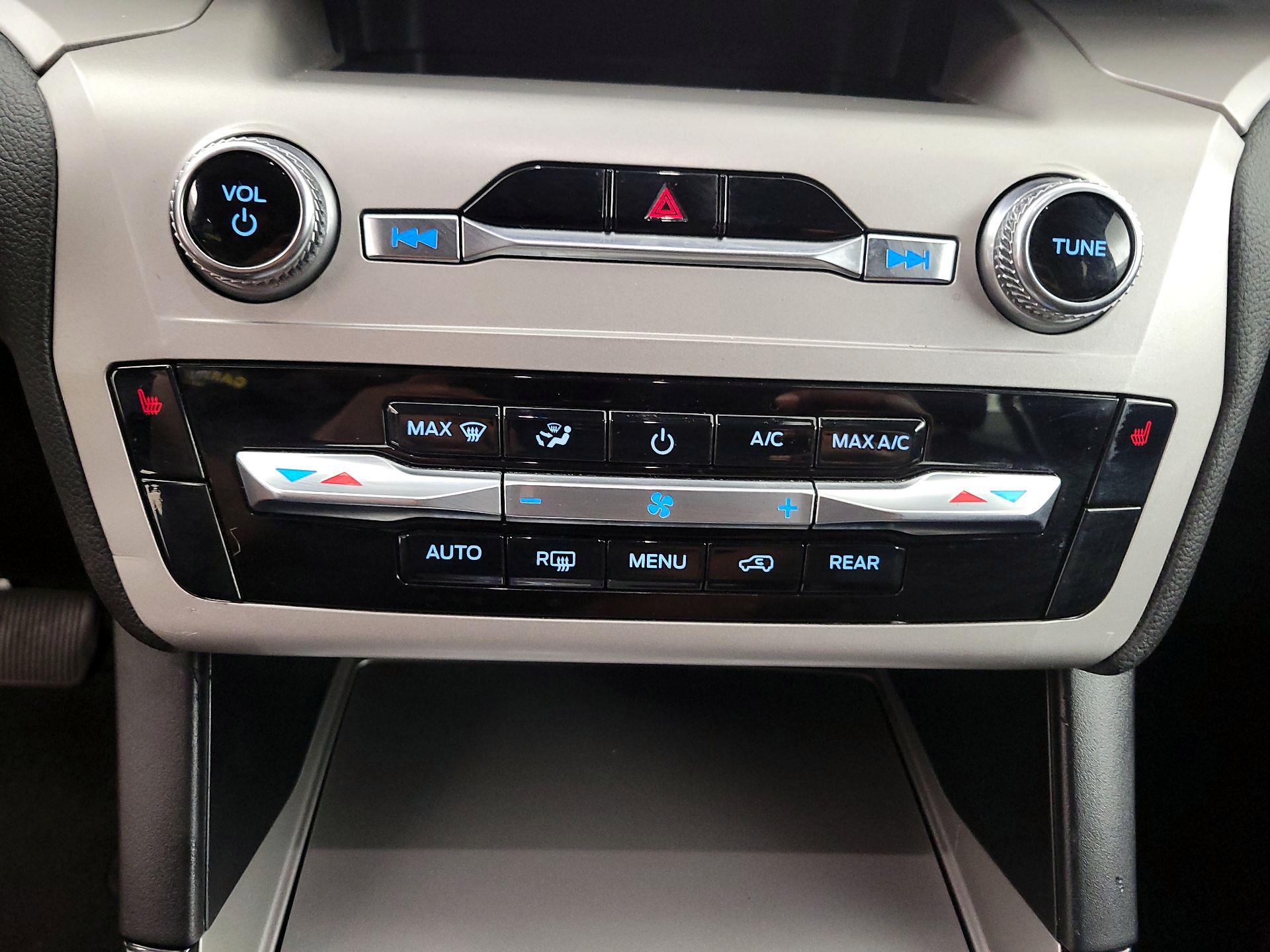 Thumbnail: 2023 Ford Explorer - 16