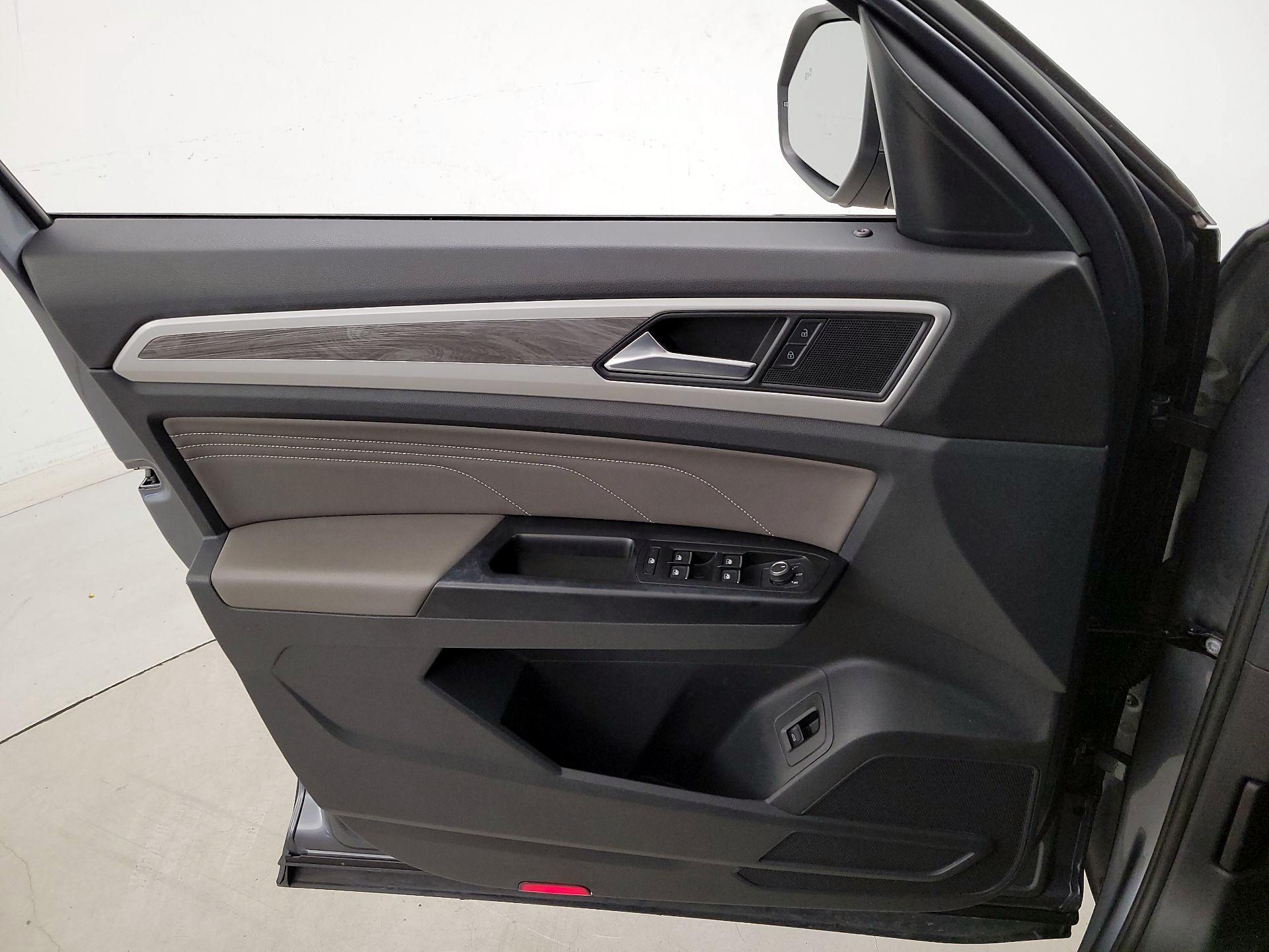 Thumbnail: 2021 Volkswagen Atlas - 12