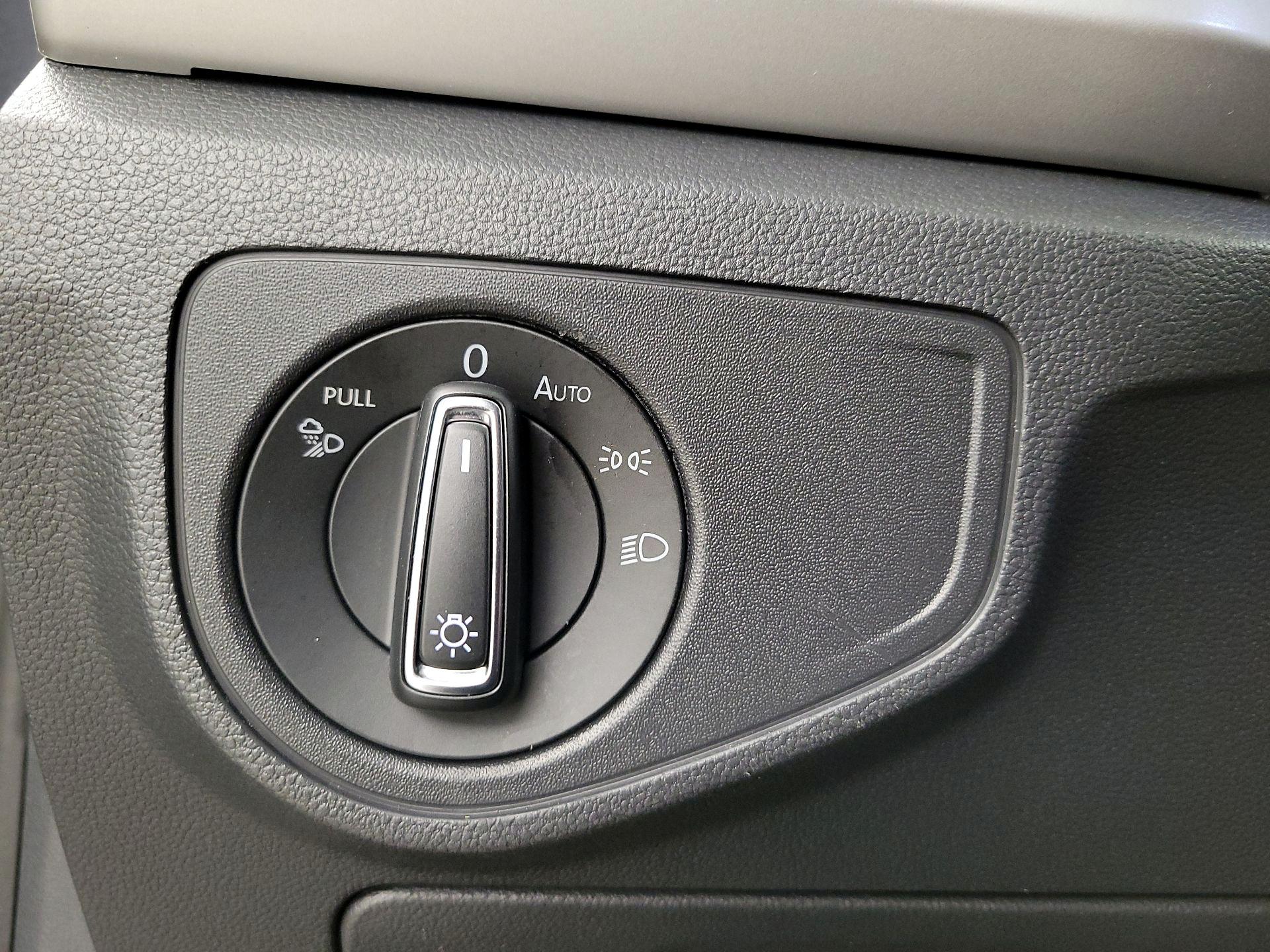 Thumbnail: 2021 Volkswagen Atlas - 13