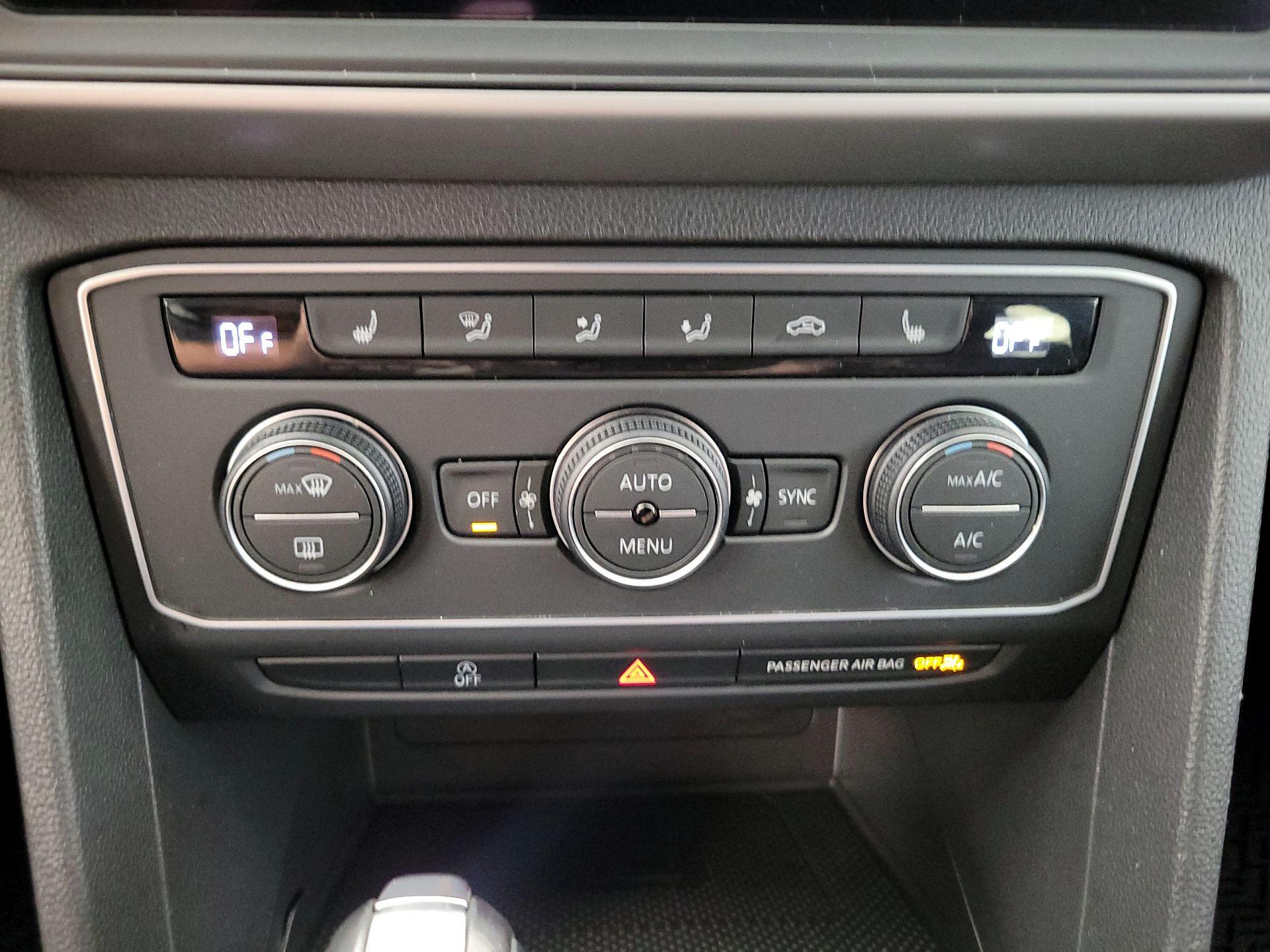 Thumbnail: 2021 Volkswagen Atlas - 16