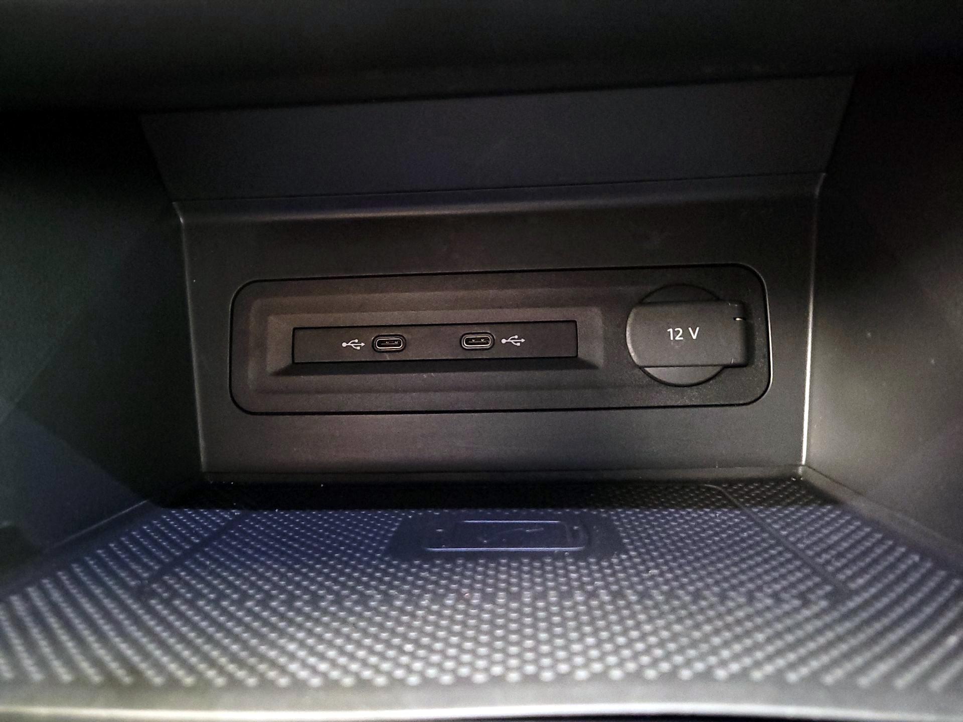 Thumbnail: 2021 Volkswagen Atlas - 18