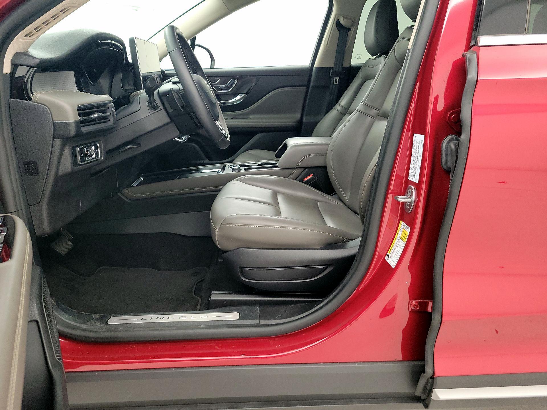 Thumbnail: 2024 Lincoln Corsair - 9