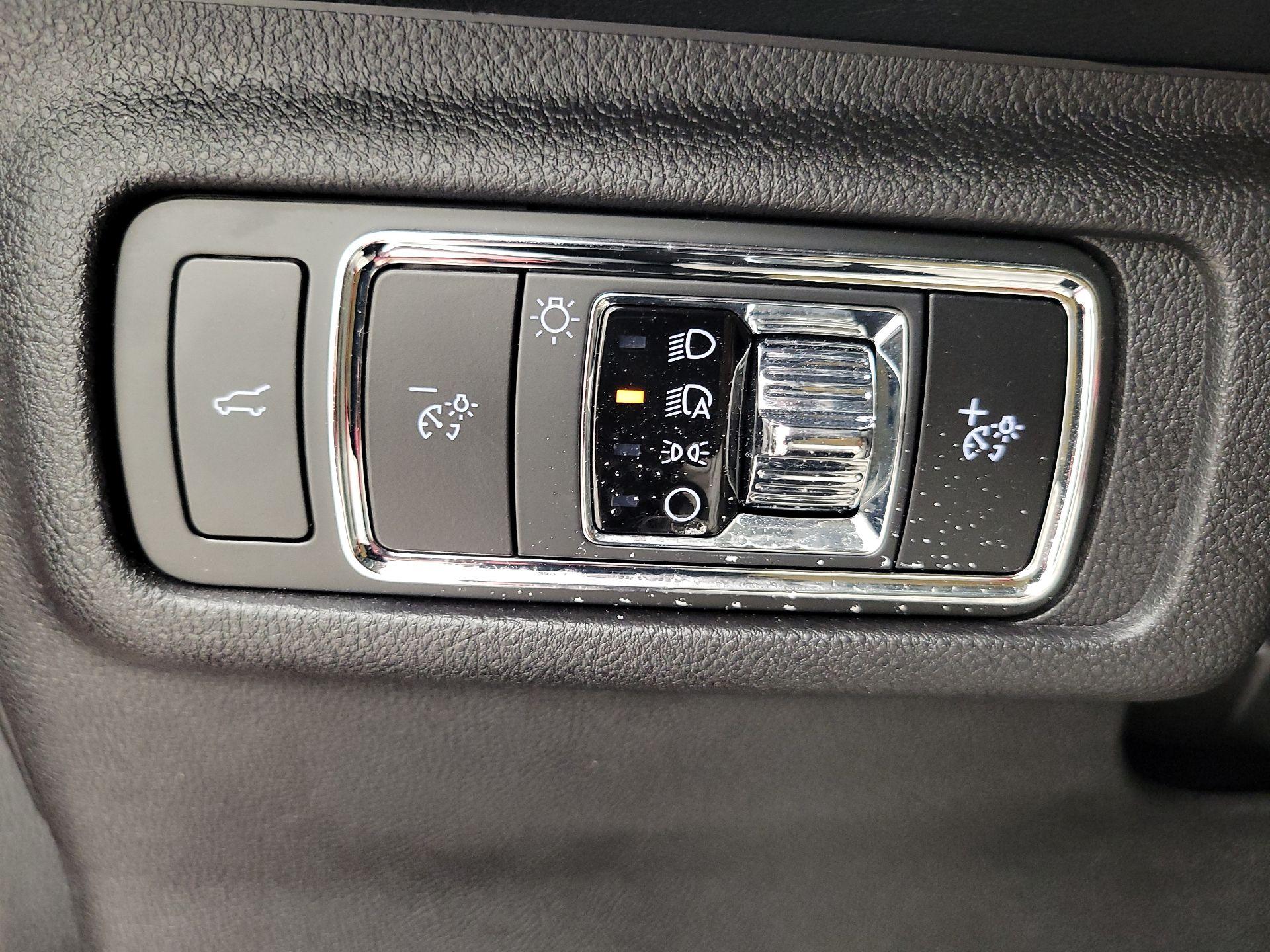 Thumbnail: 2024 Lincoln Corsair - 11