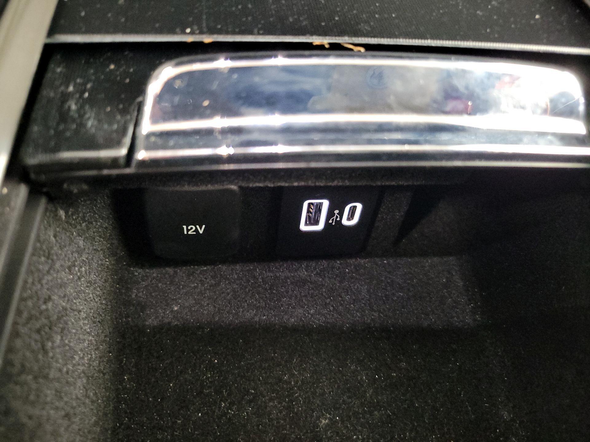 Thumbnail: 2024 Lincoln Corsair - 17