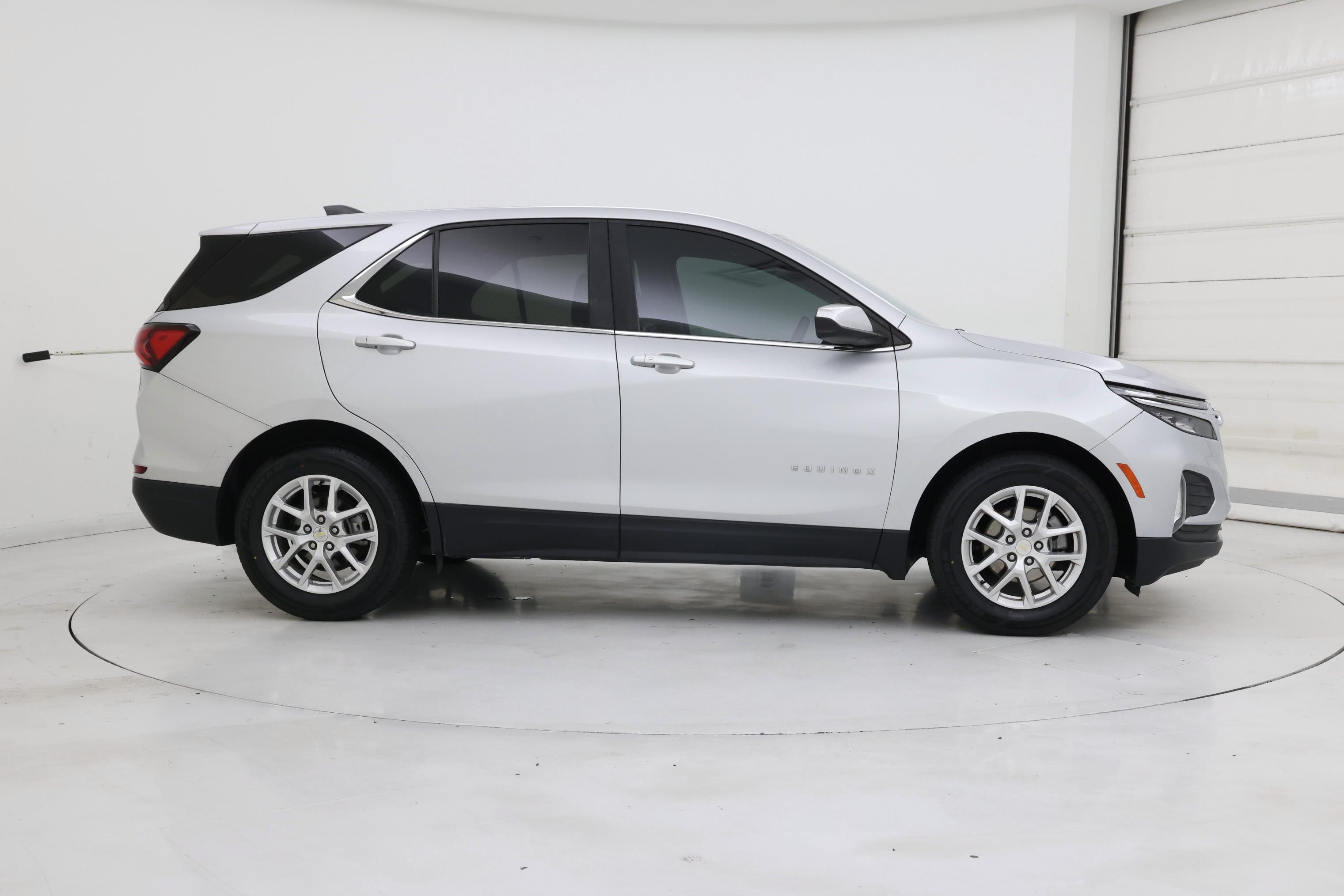 Thumbnail: 2022 Chevrolet Equinox - 7
