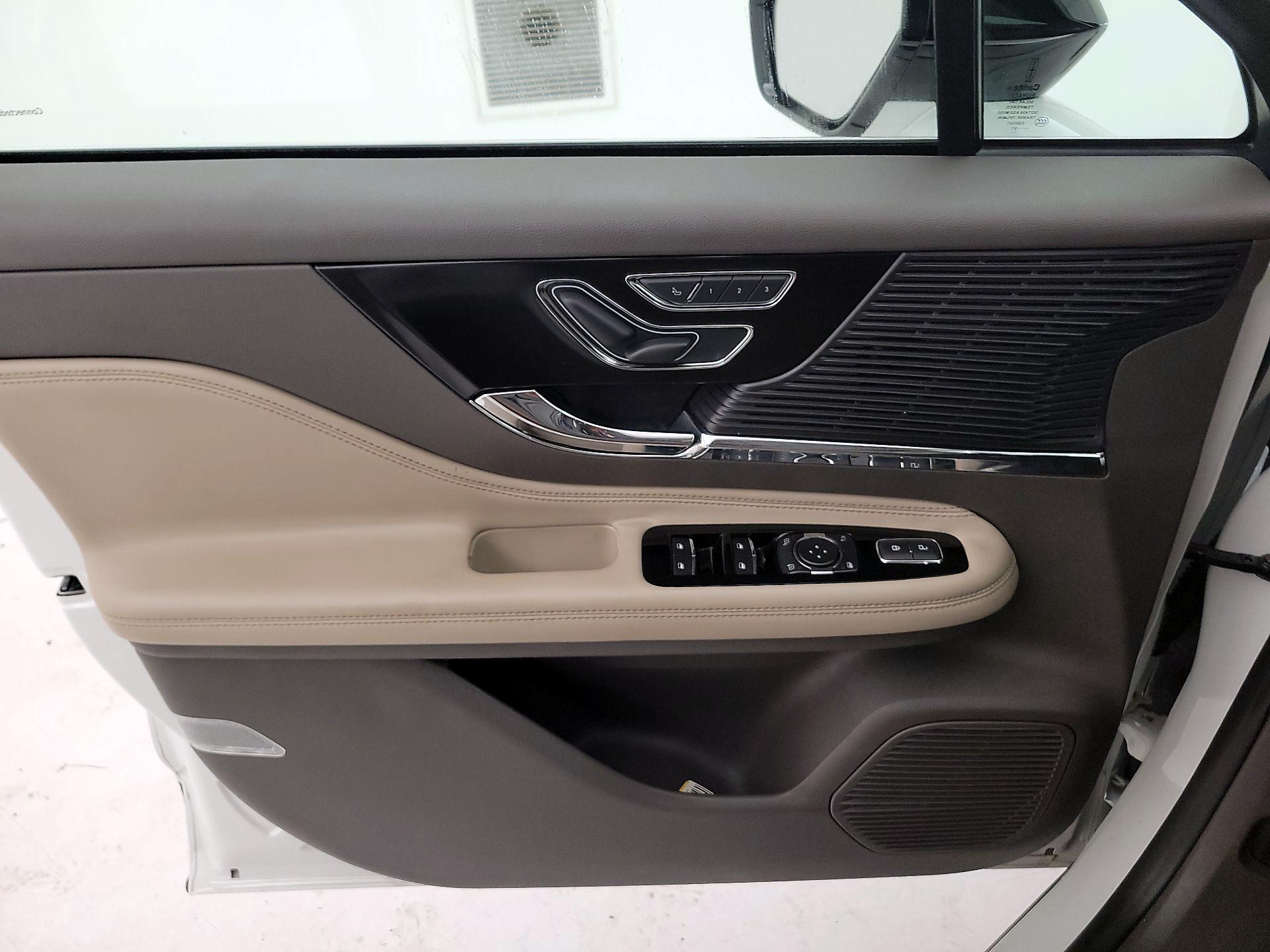 Thumbnail: 2022 Lincoln Corsair - 12