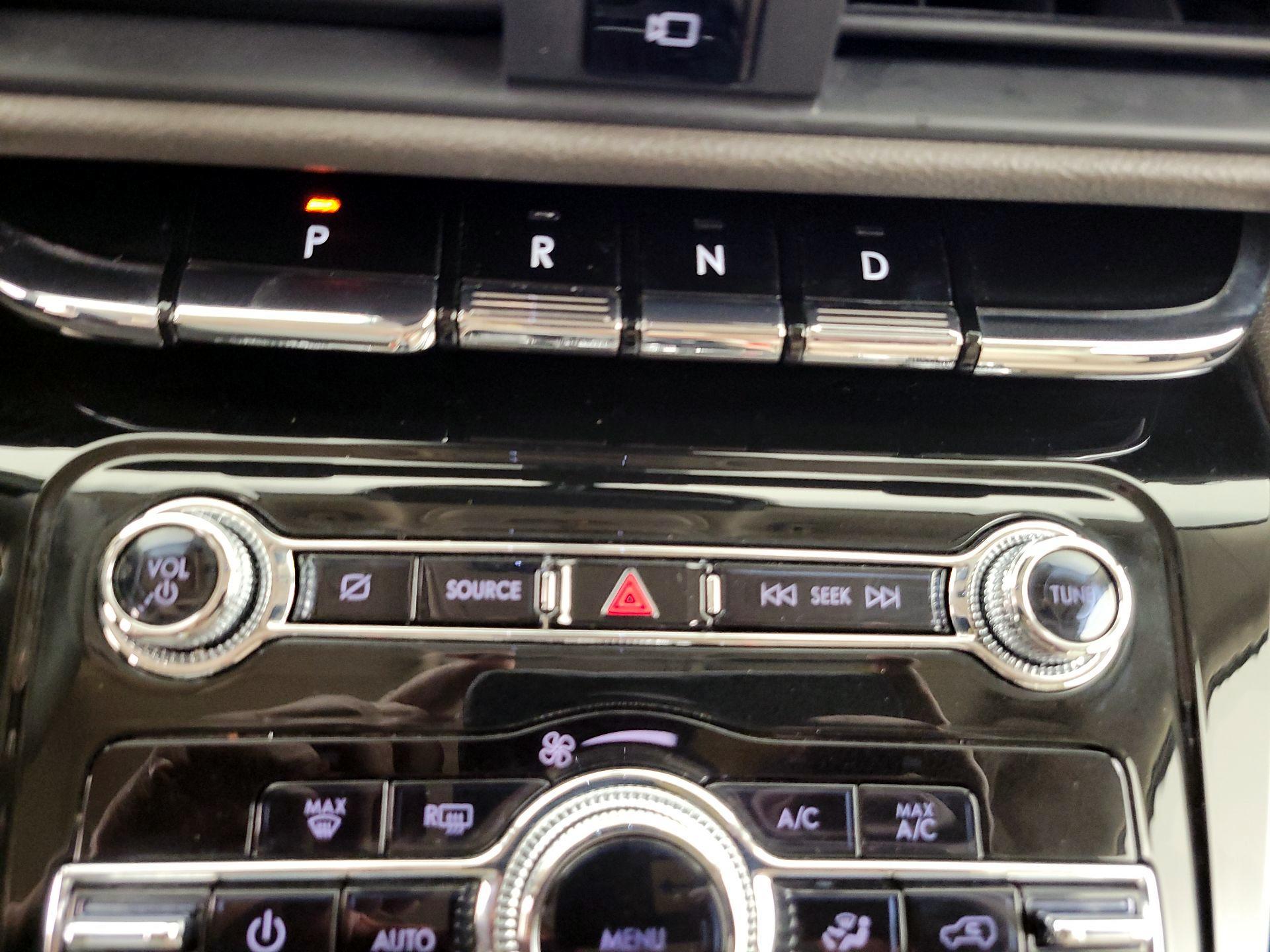 Thumbnail: 2022 Lincoln Corsair - 17