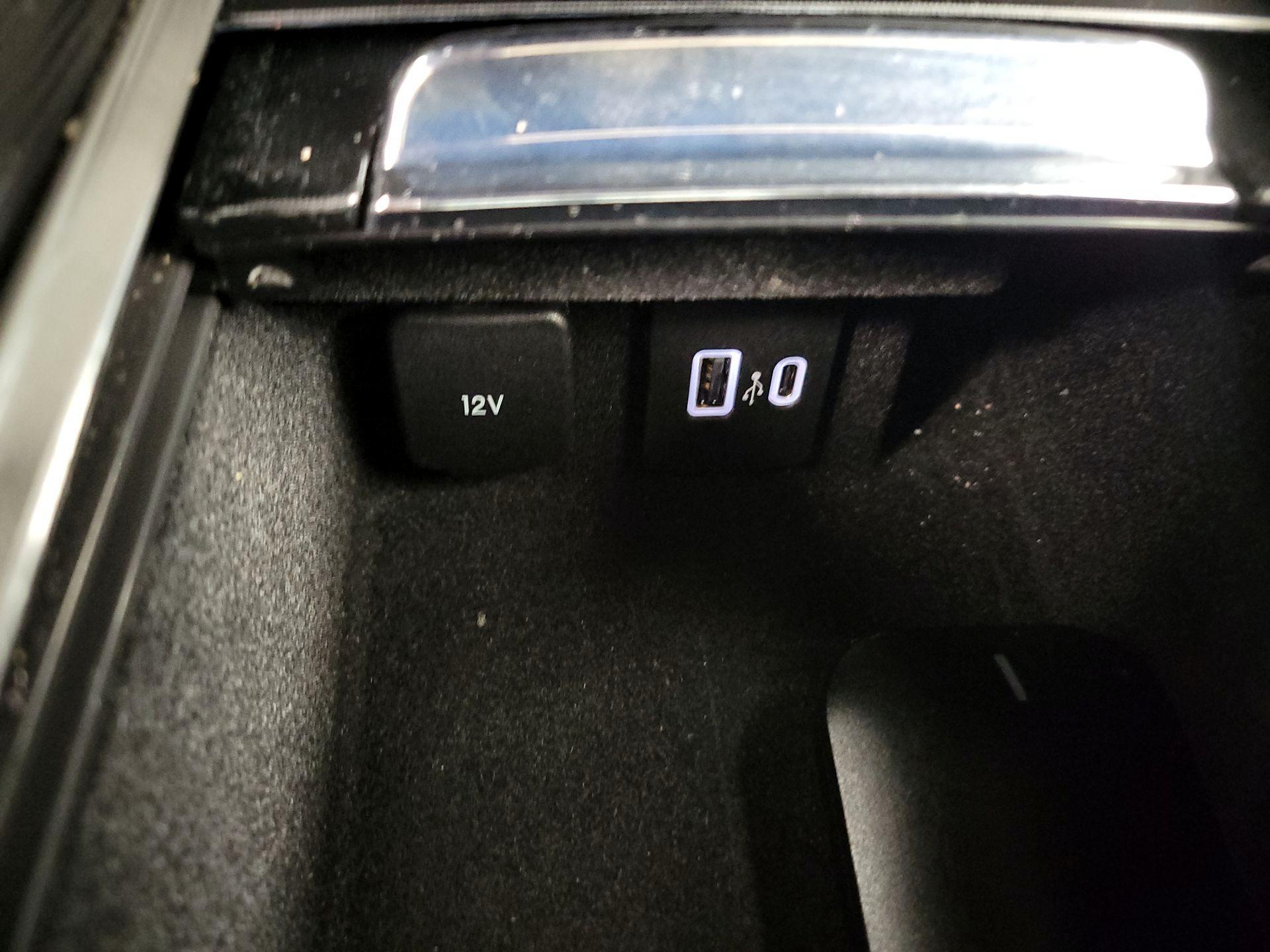 Thumbnail: 2022 Lincoln Corsair - 18