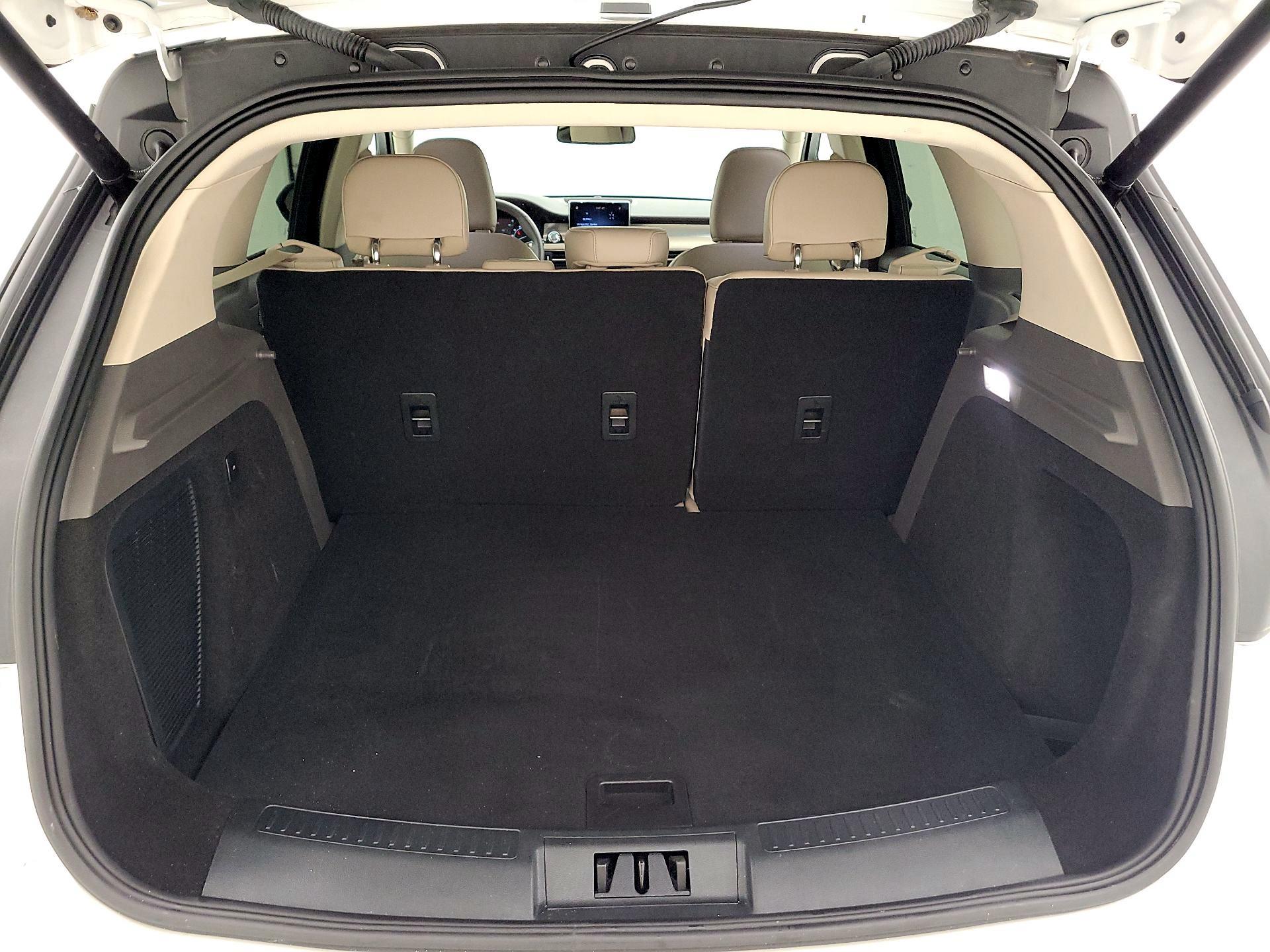 Thumbnail: 2022 Lincoln Corsair - 20