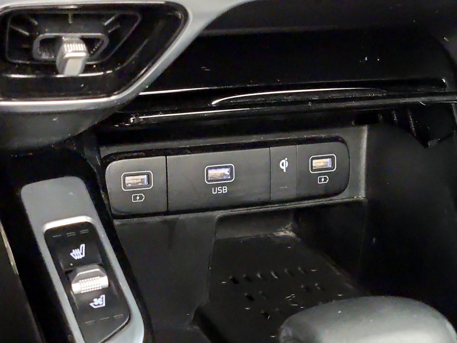 Thumbnail: 2021 Kia Sorento - 18