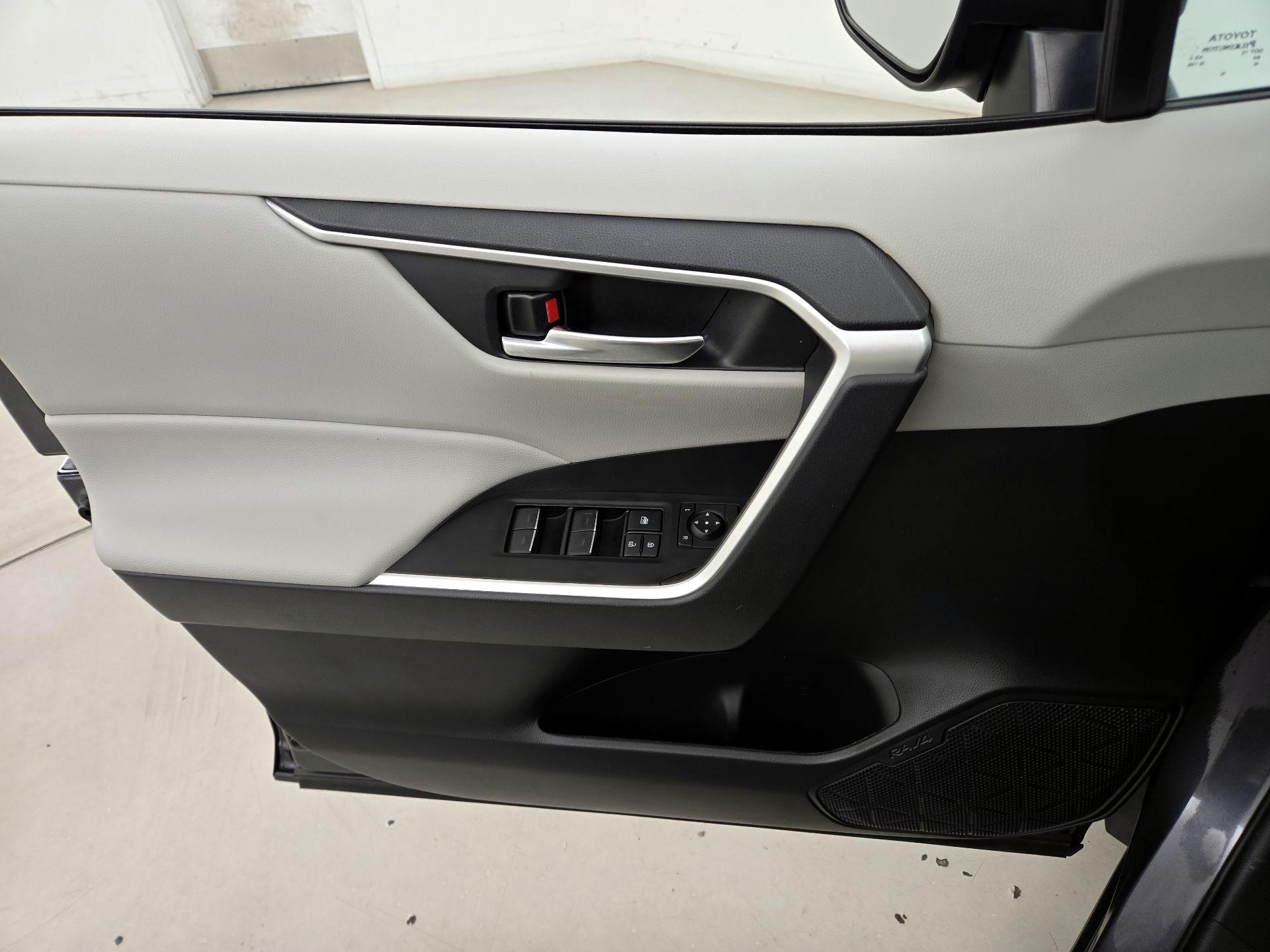 Thumbnail: 2024 Toyota RAV4 - 12