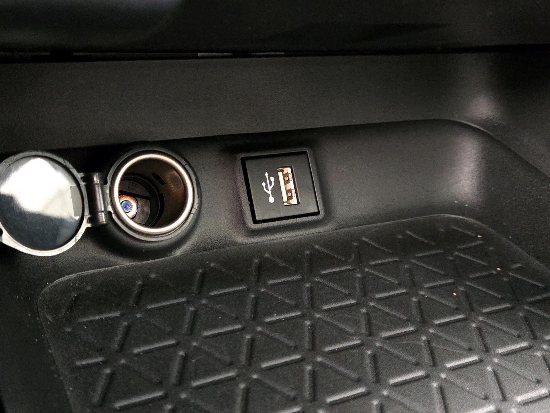 Thumbnail: 2024 Toyota RAV4 - 18