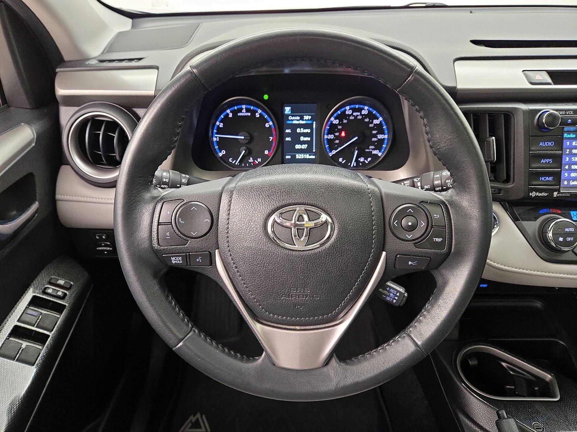 Thumbnail: 2018 Toyota RAV4 - 10