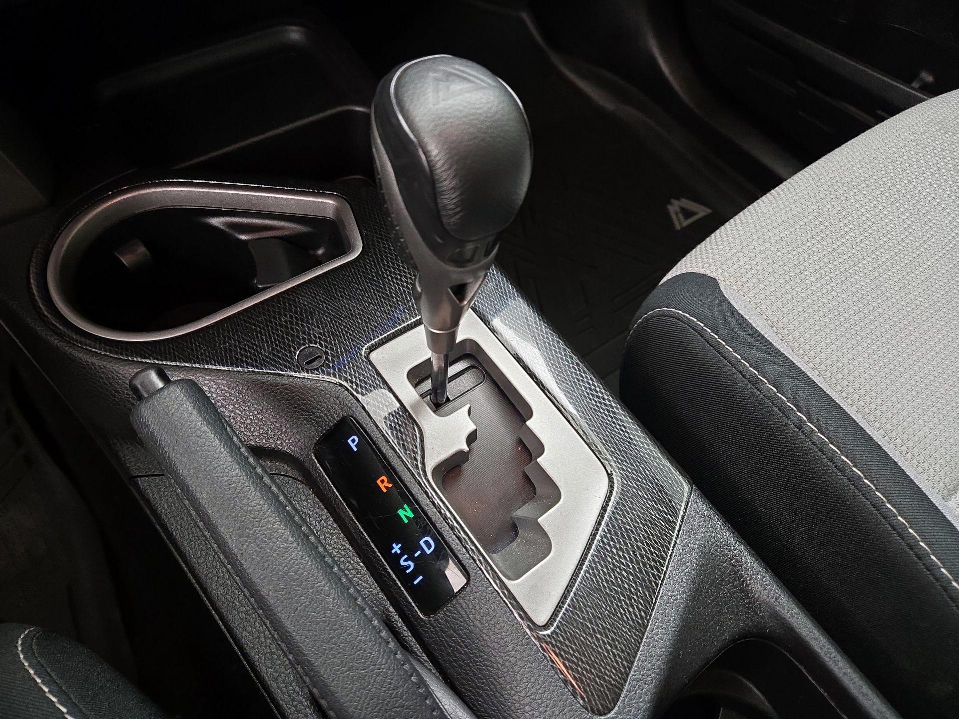 Thumbnail: 2018 Toyota RAV4 - 17