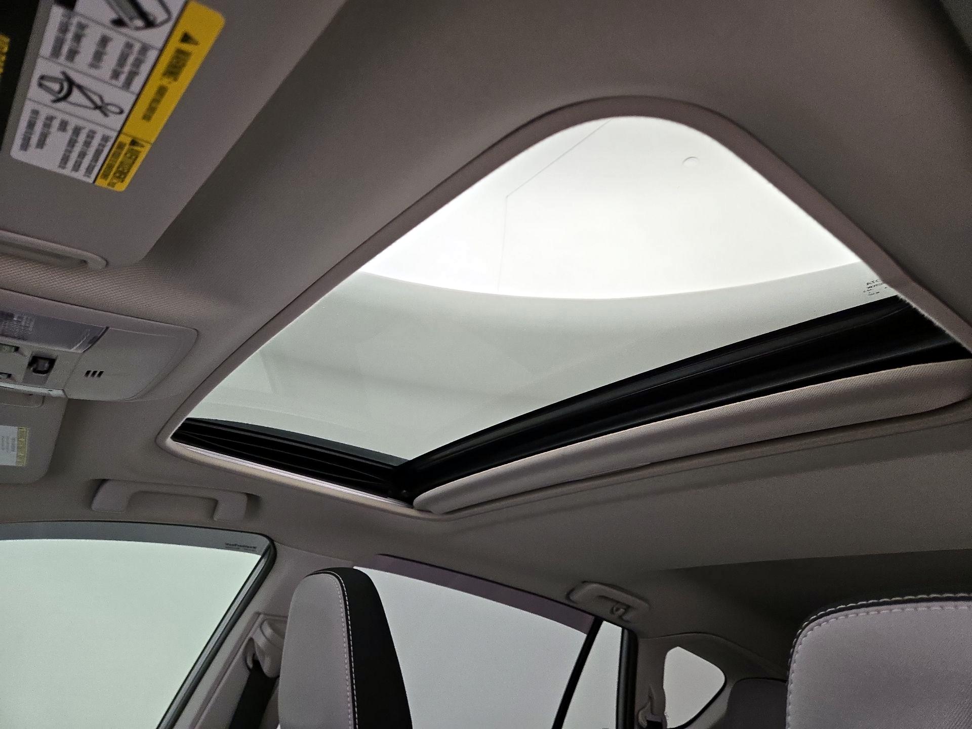 Thumbnail: 2018 Toyota RAV4 - 19