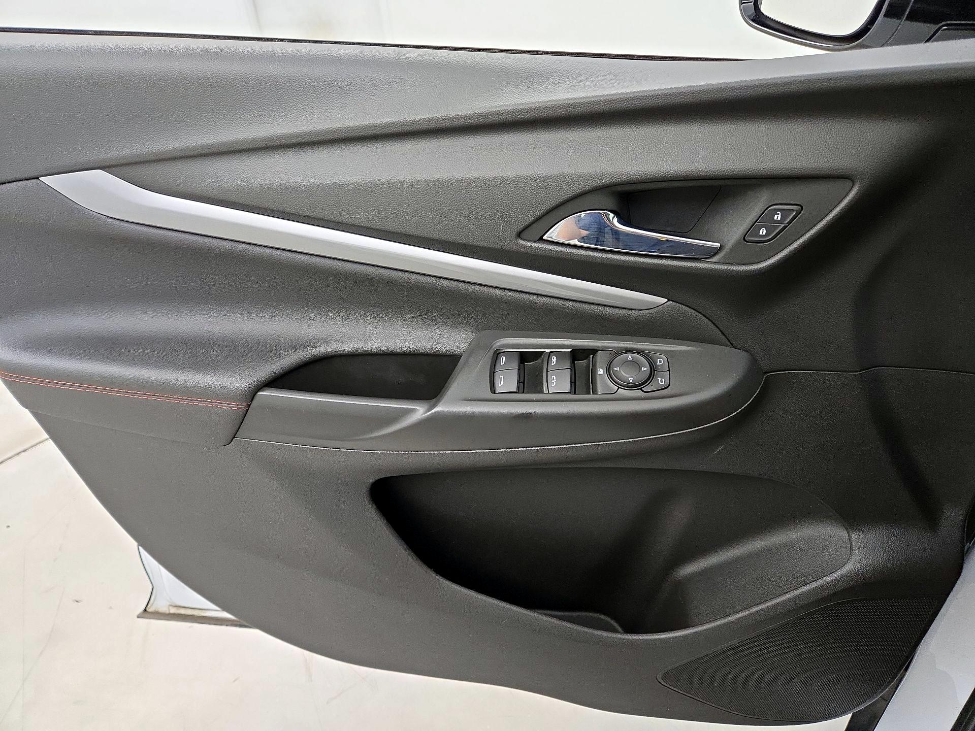 Thumbnail: 2023 Chevrolet Bolt EUV - 12