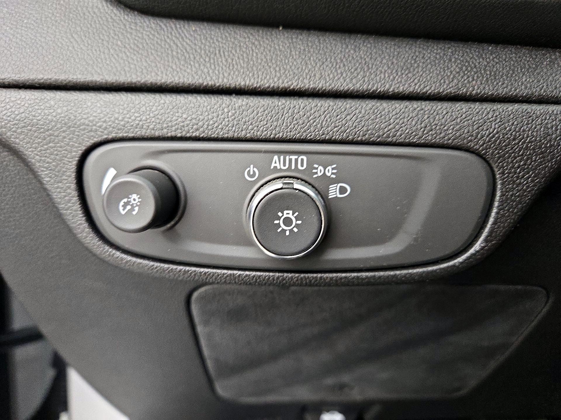 Thumbnail: 2023 Chevrolet Bolt EUV - 13