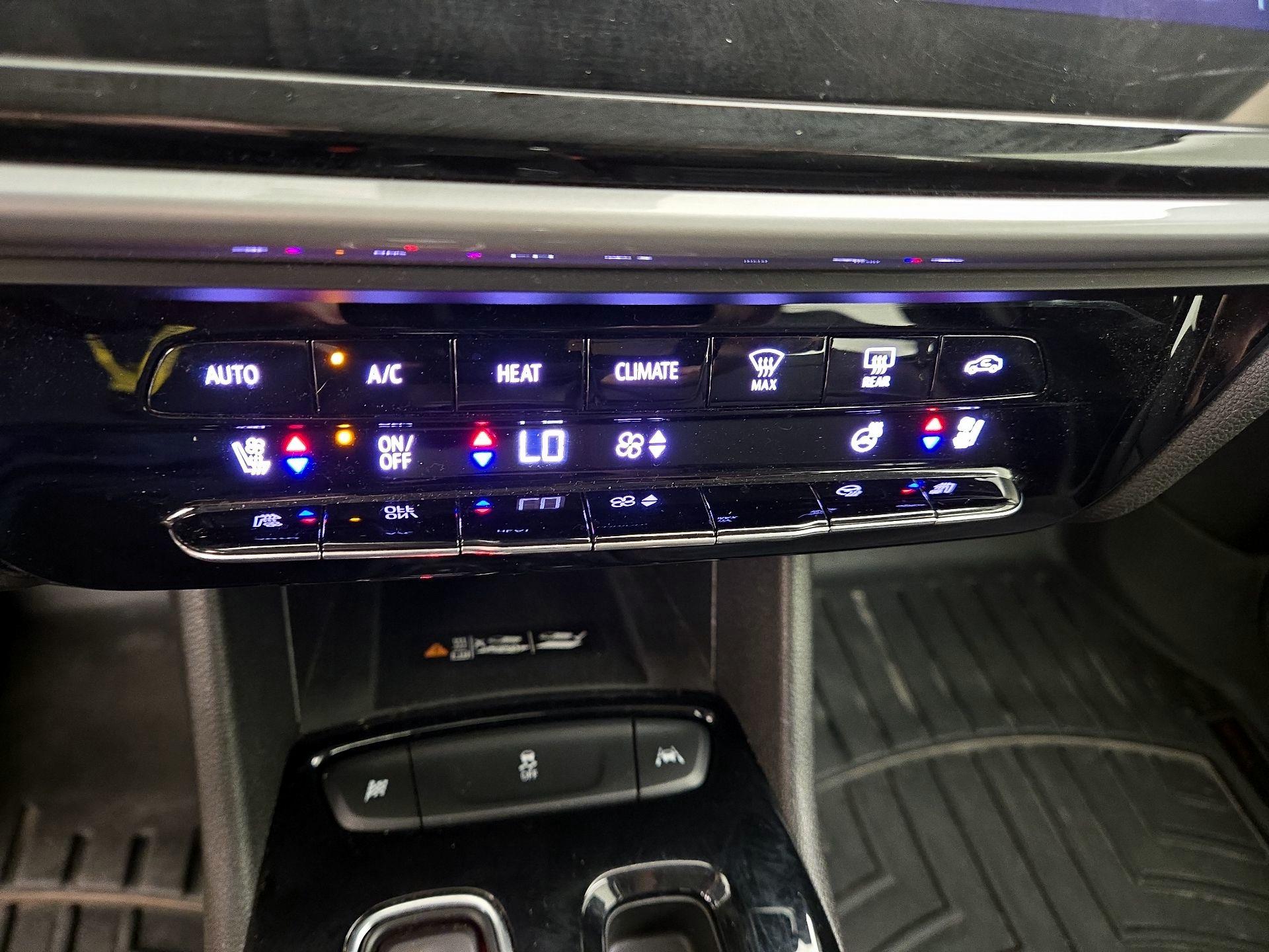 Thumbnail: 2023 Chevrolet Bolt EUV - 16