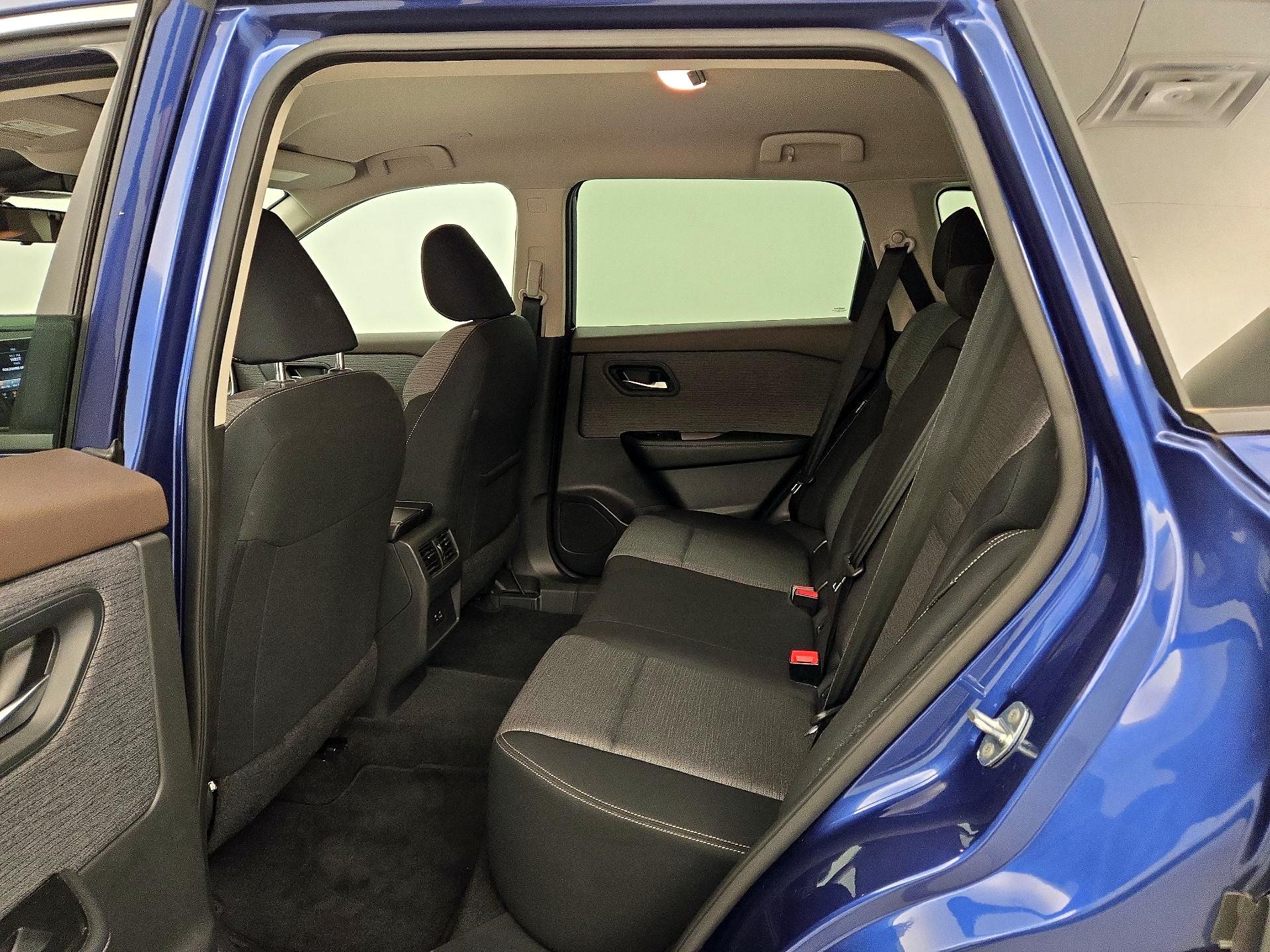 Thumbnail: 2023 Nissan Rogue - 19