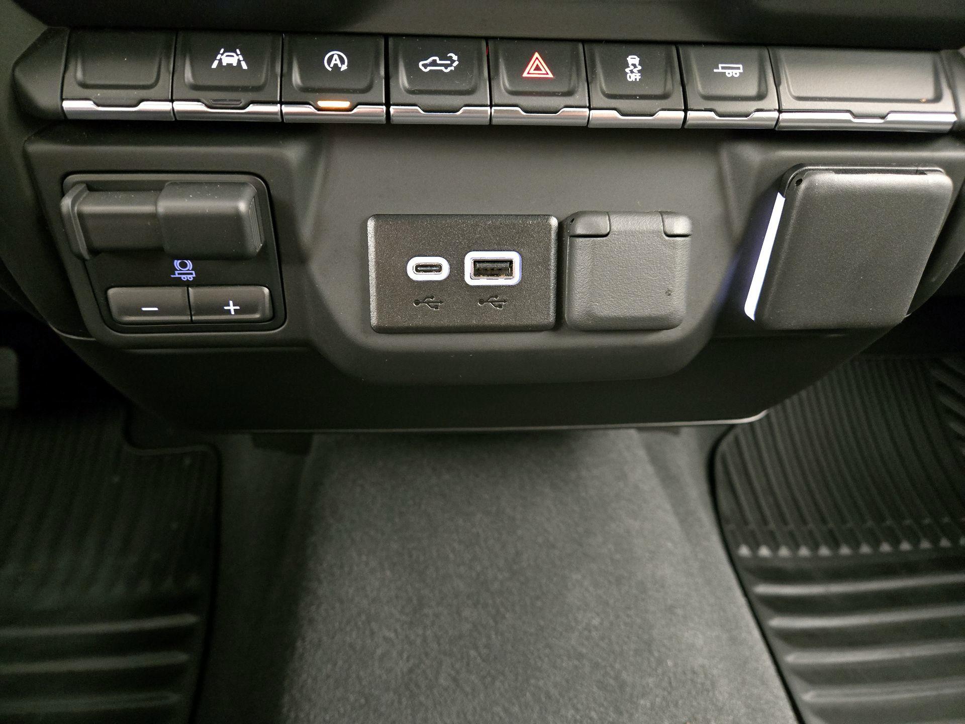 Thumbnail: 2025 Chevrolet Silverado 1500 - 18