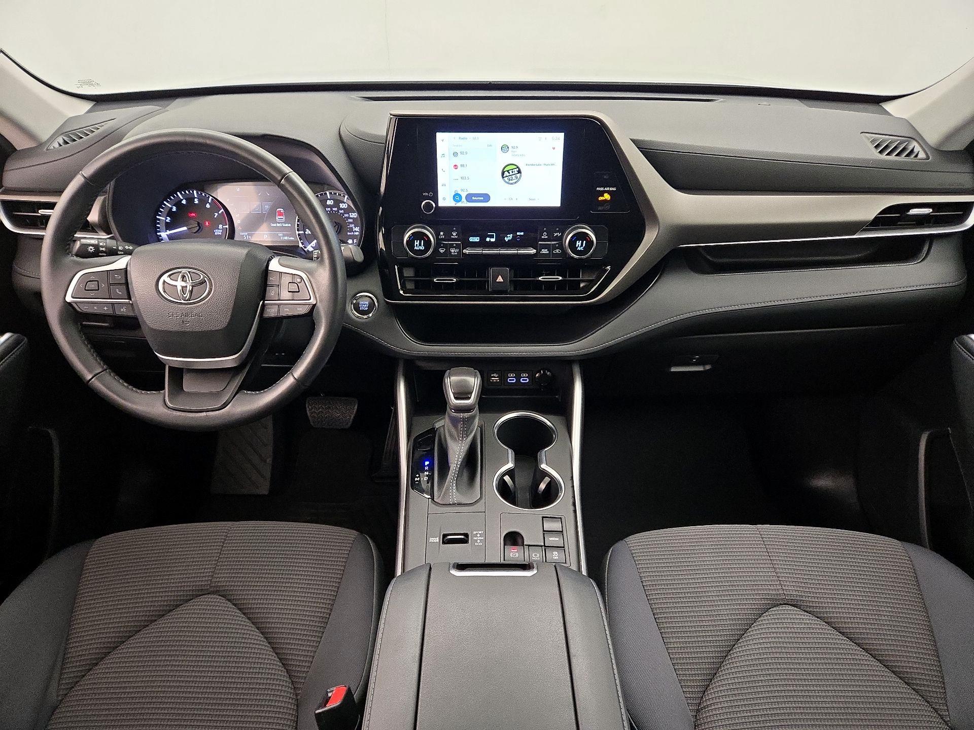 Thumbnail: 2023 Toyota Highlander - 9