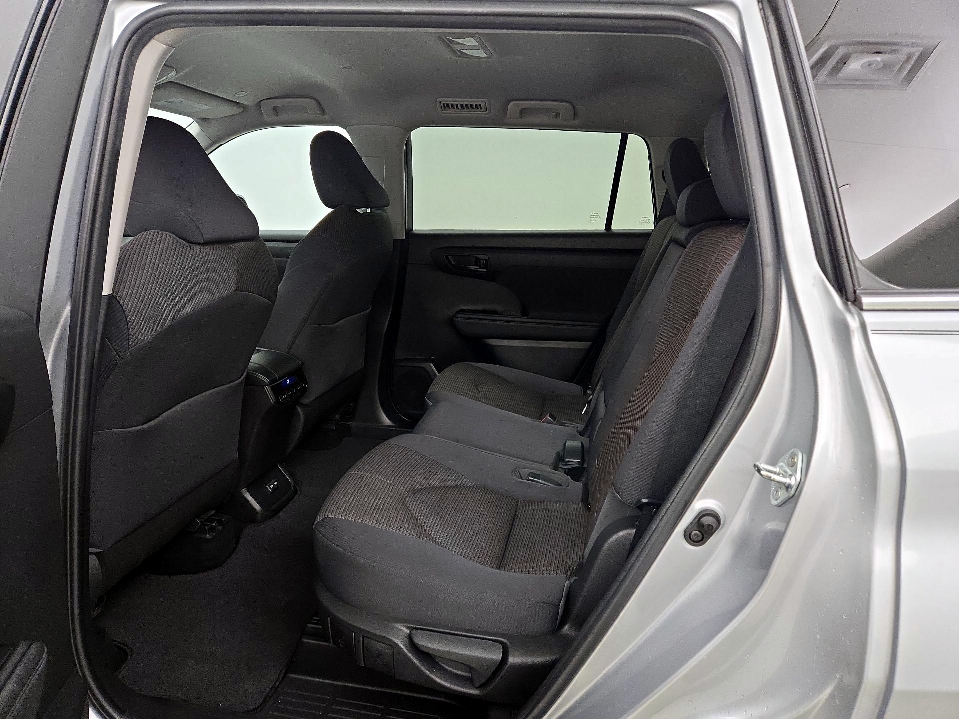 Thumbnail: 2023 Toyota Highlander - 19