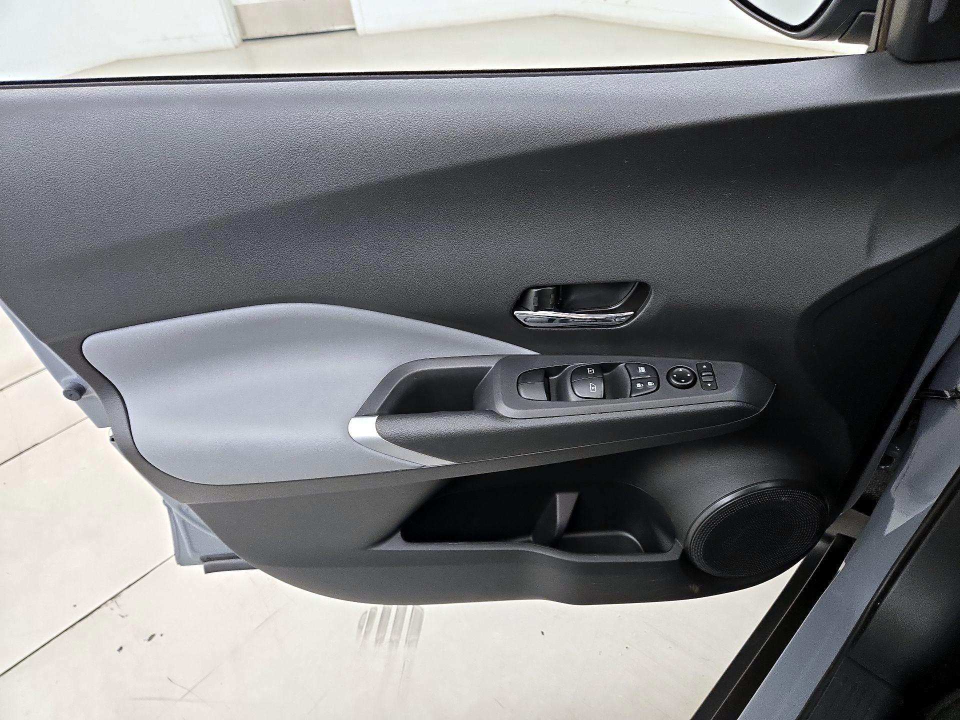 Thumbnail: 2024 Nissan Kicks - 12