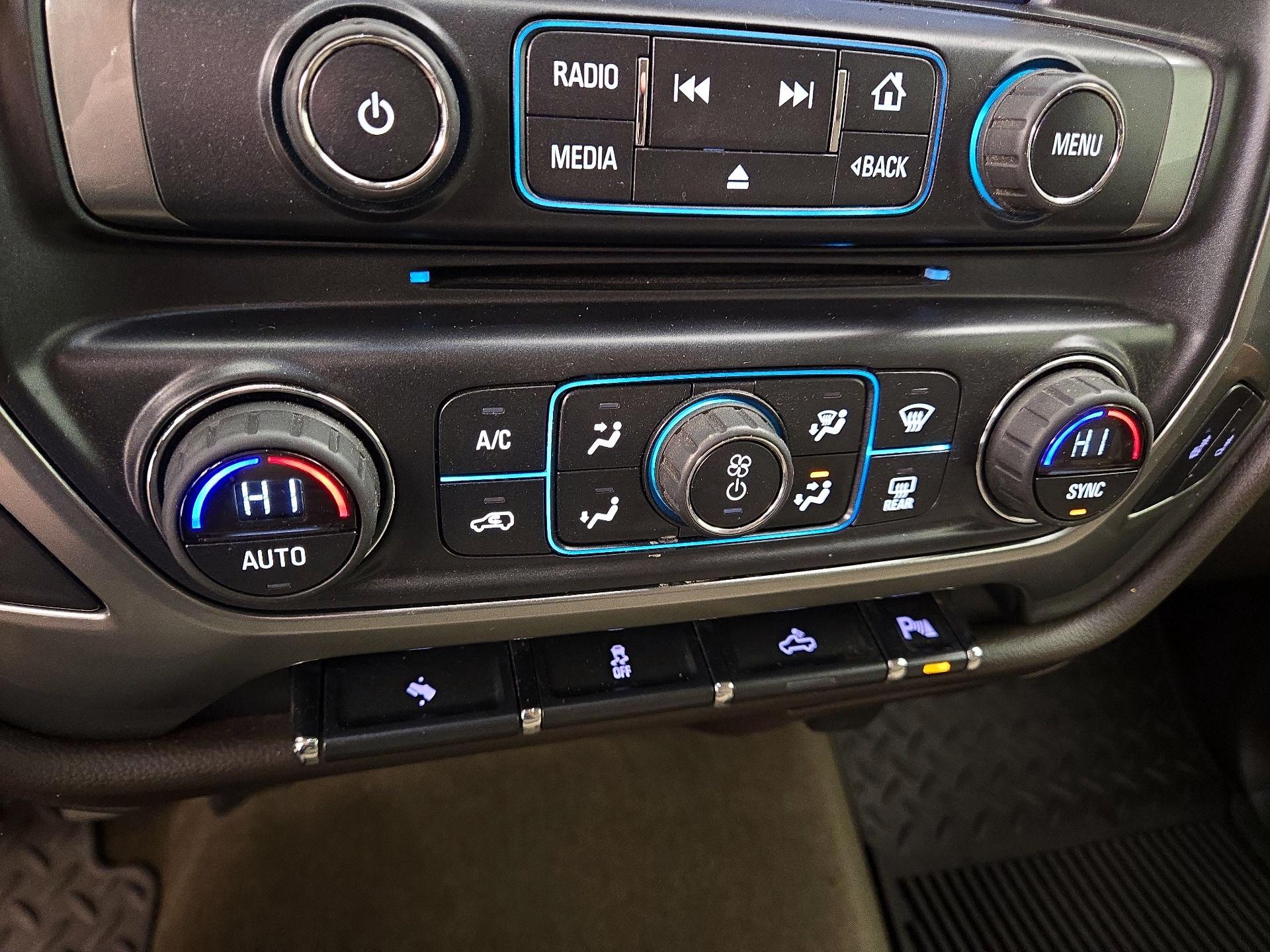 Thumbnail: 2015 Chevrolet Silverado 1500 - 16