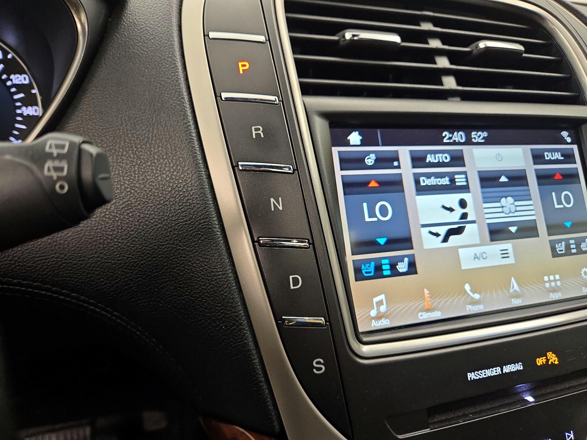 Thumbnail: 2018 Lincoln MKX - 18