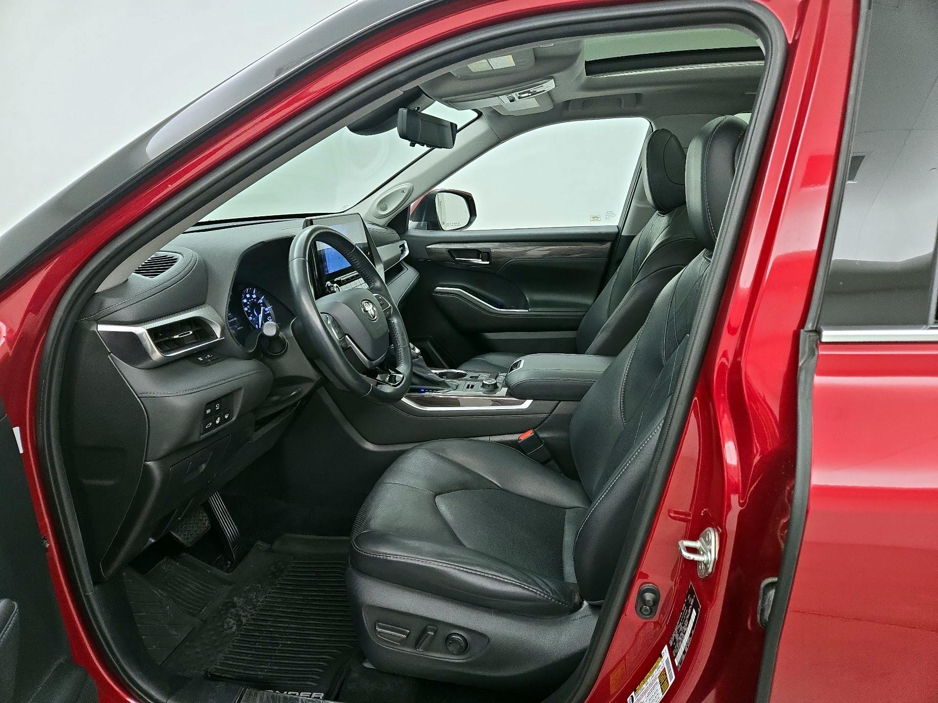 Thumbnail: 2020 Toyota Highlander - 11