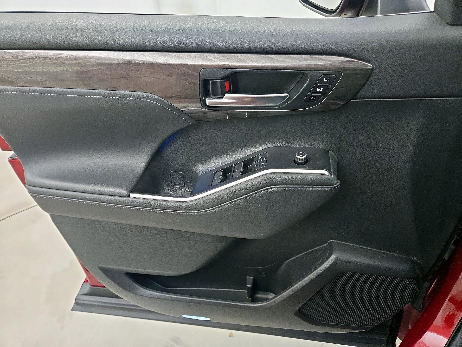 Thumbnail: 2020 Toyota Highlander - 12