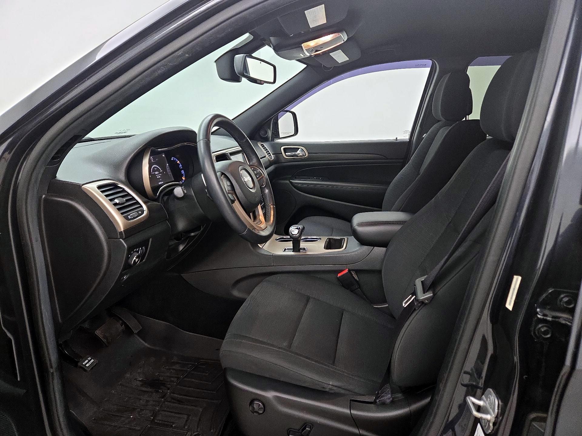 Thumbnail: 2014 Jeep Grand Cherokee - 11