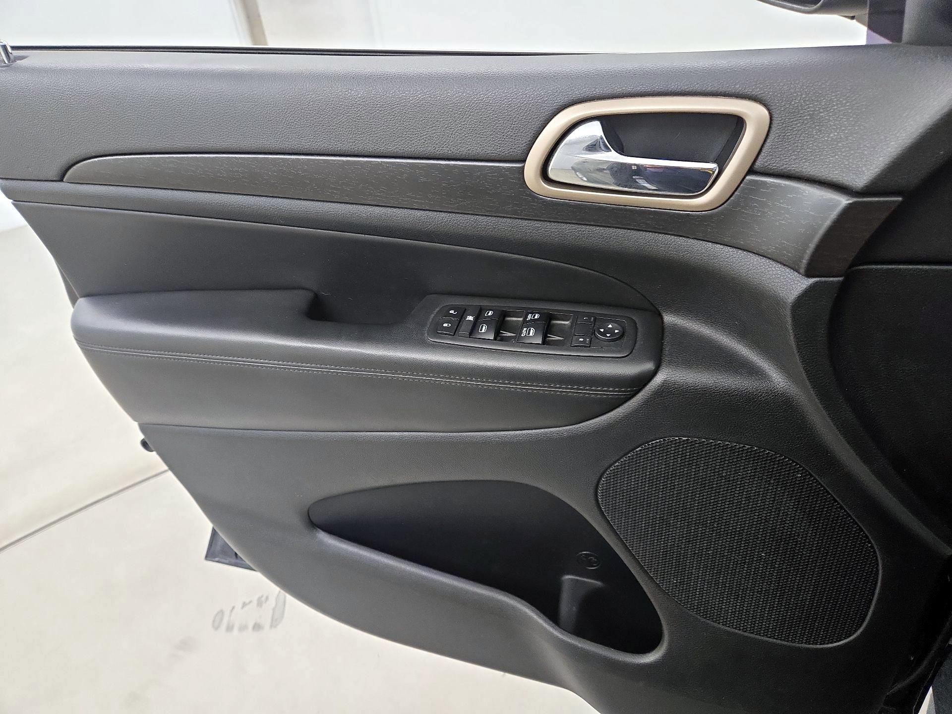 Thumbnail: 2014 Jeep Grand Cherokee - 12