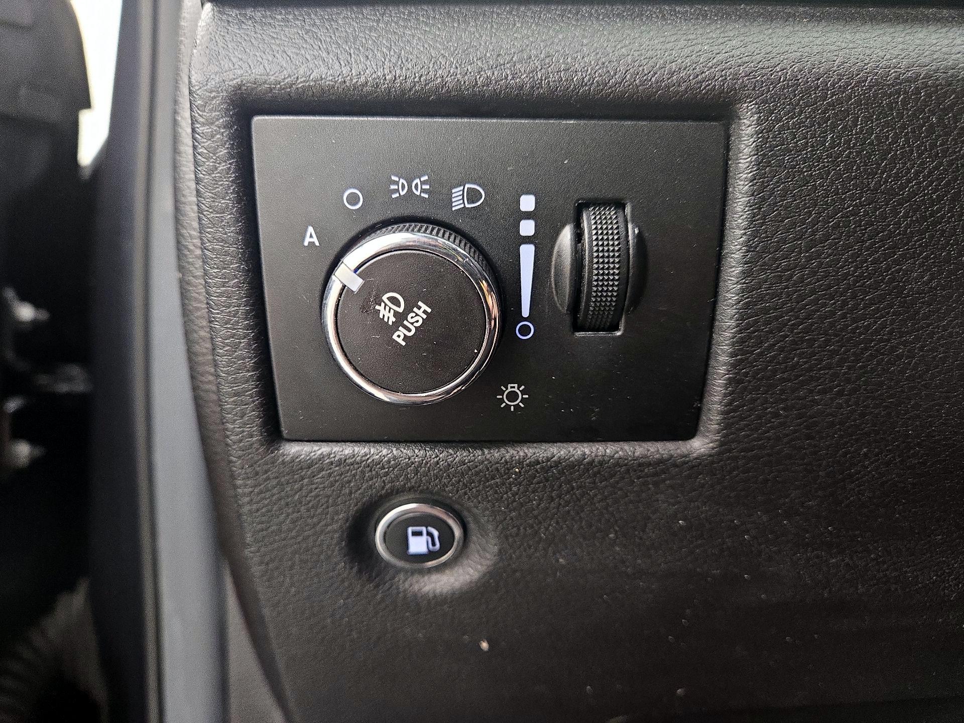 Thumbnail: 2014 Jeep Grand Cherokee - 13