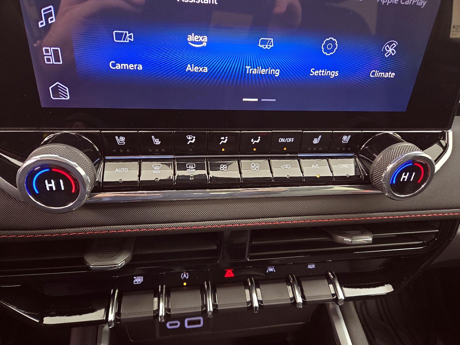 Thumbnail: 2024 Chevrolet Colorado - 15