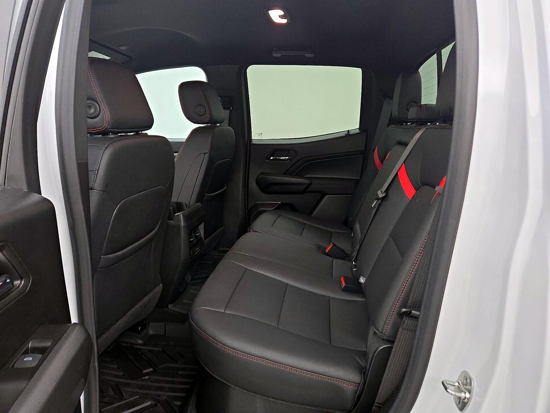 Thumbnail: 2024 Chevrolet Colorado - 18