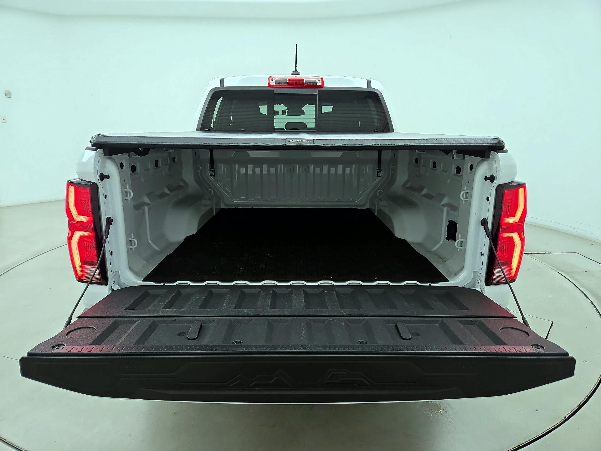 Thumbnail: 2024 Chevrolet Colorado - 19