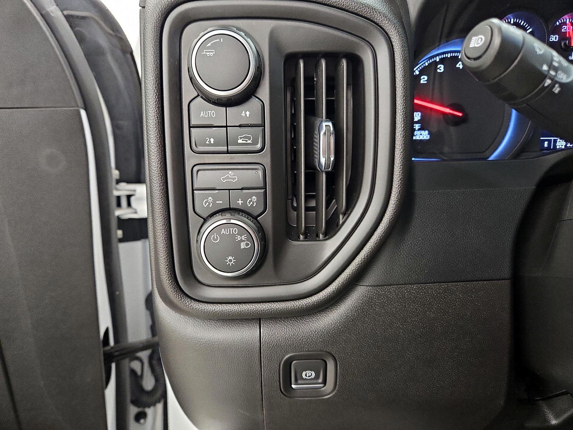 Thumbnail: 2023 Chevrolet Silverado 1500 - 13