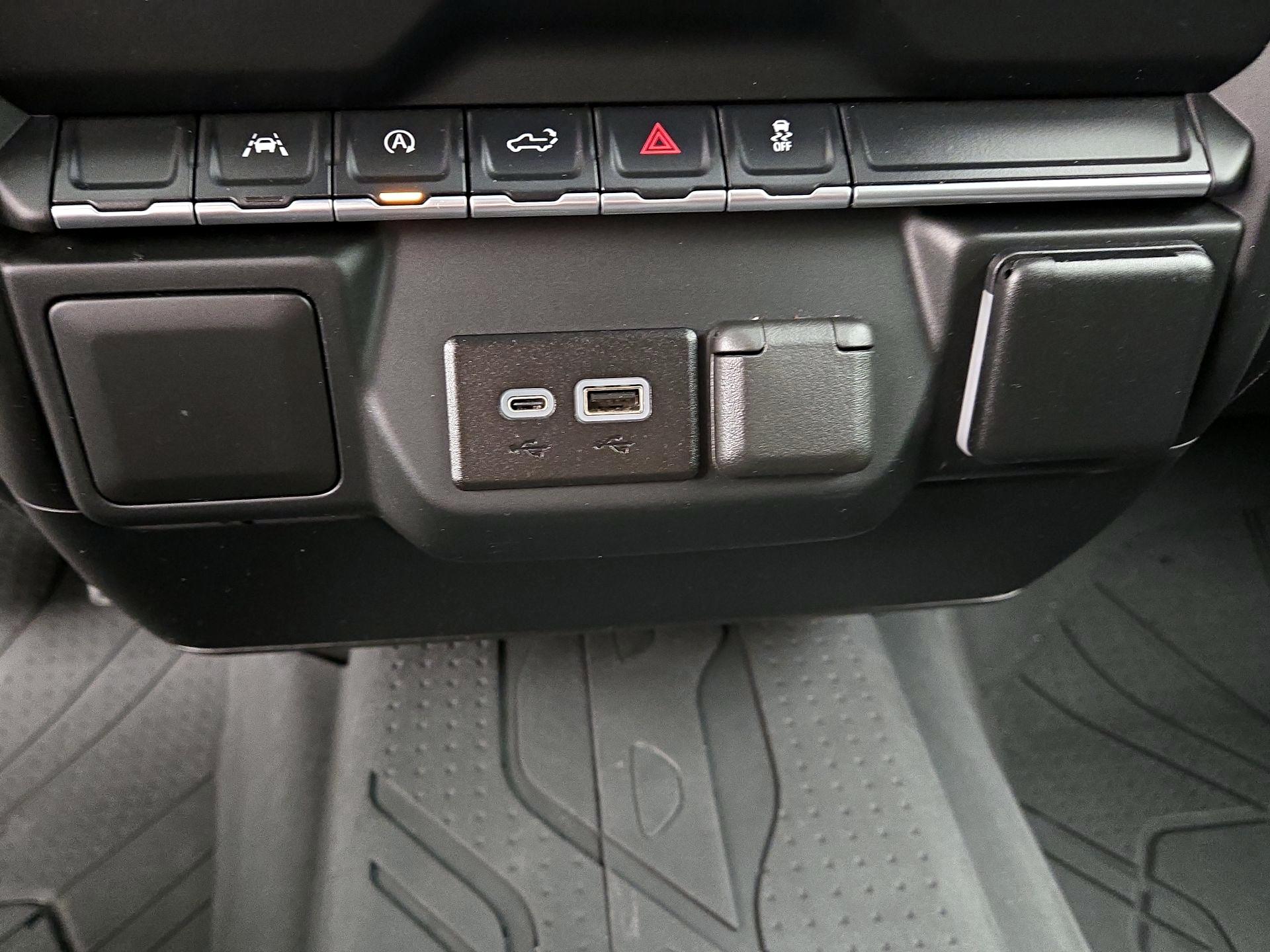 Thumbnail: 2023 Chevrolet Silverado 1500 - 18