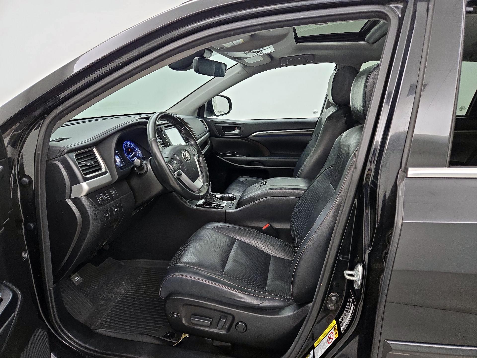 Thumbnail: 2017 Toyota Highlander - 11