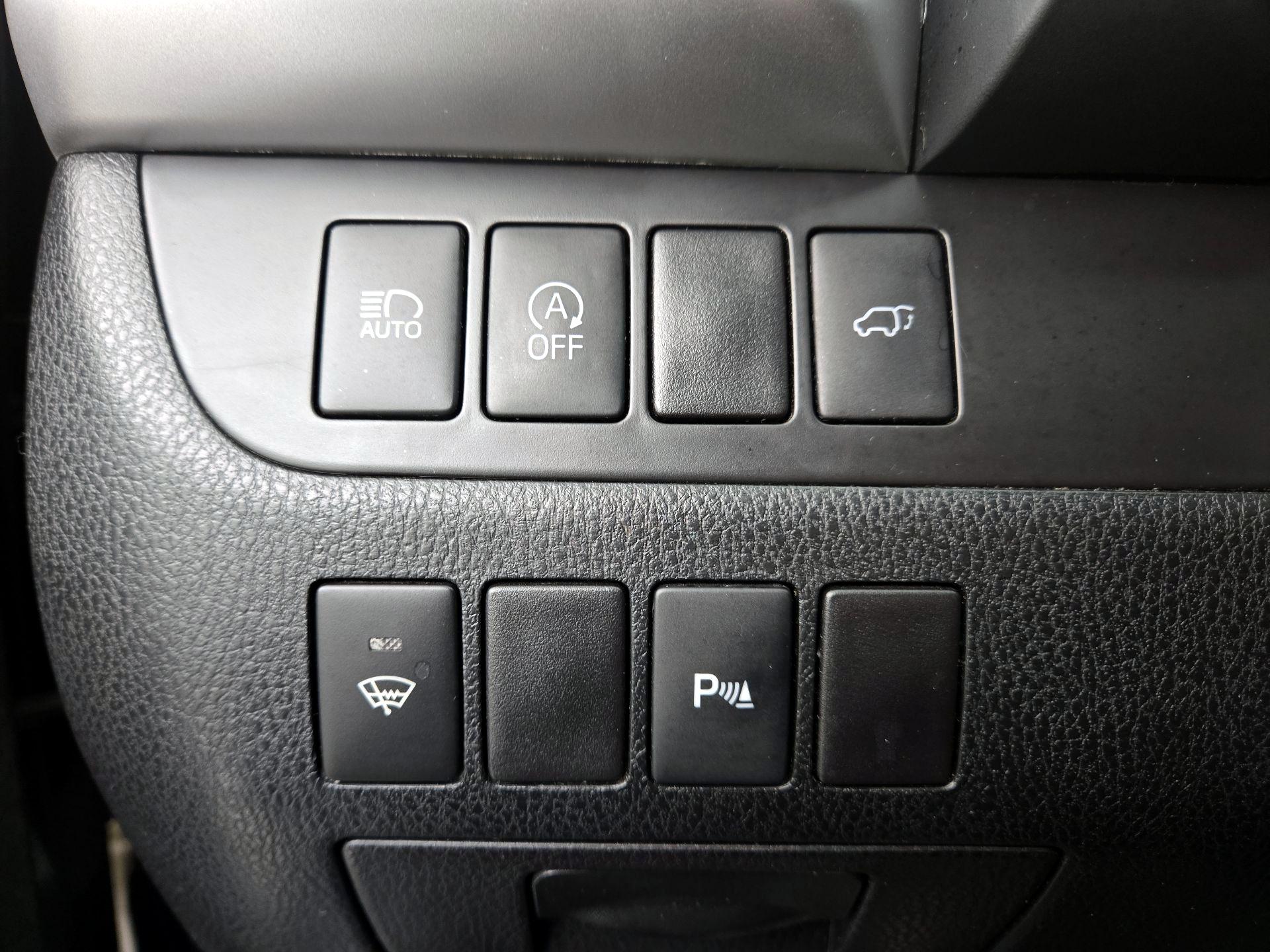 Thumbnail: 2017 Toyota Highlander - 13