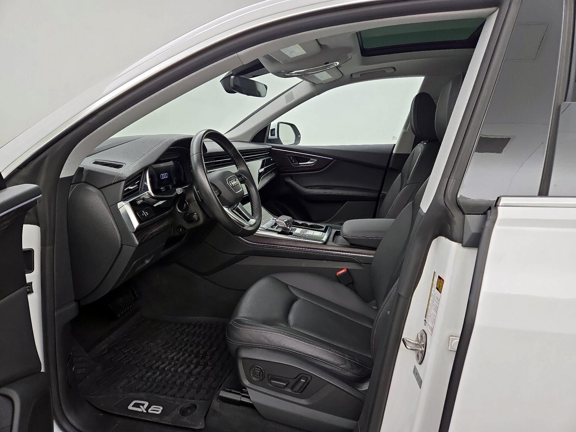 Thumbnail: 2023 Audi Q8 - 11